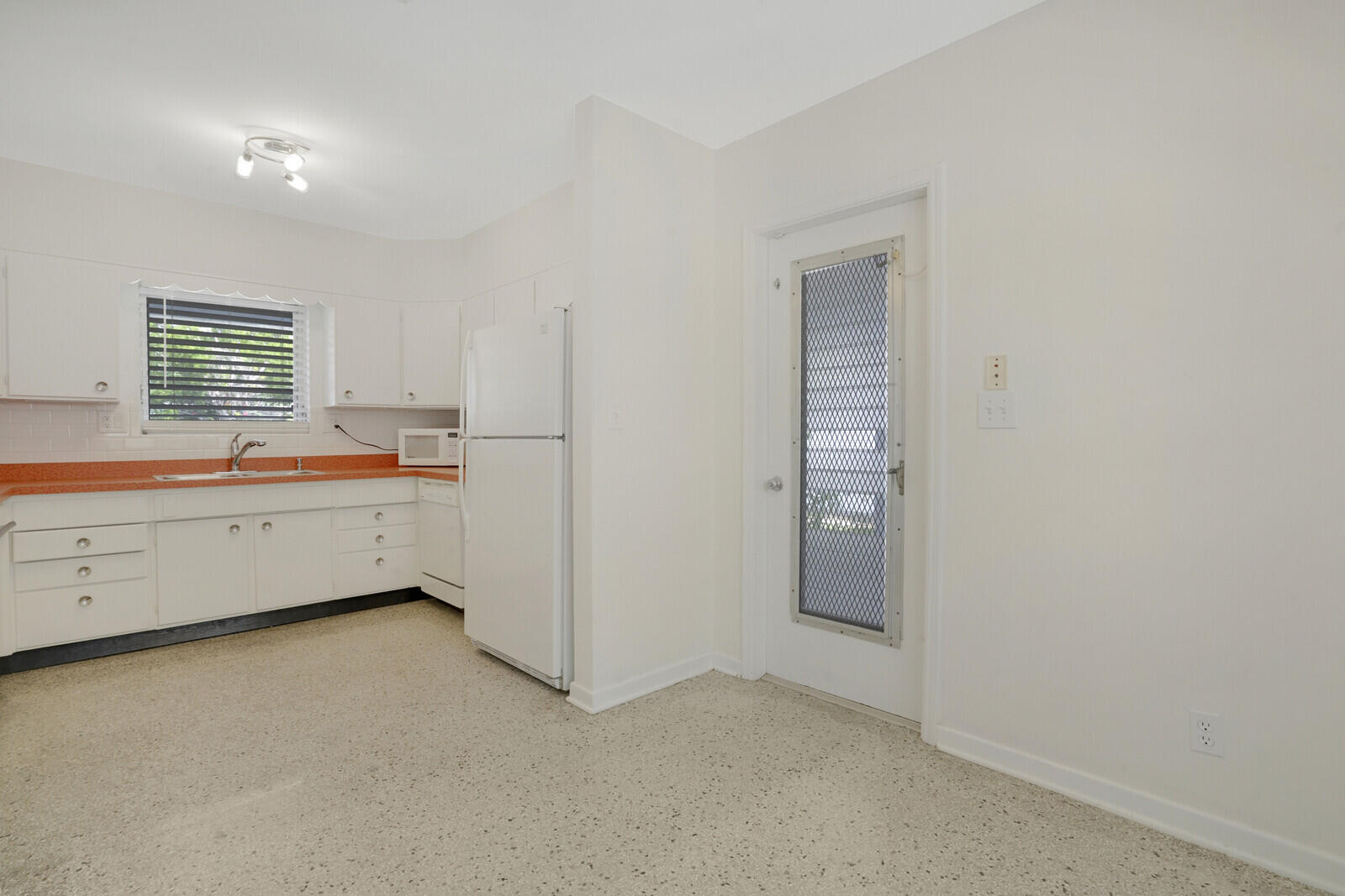 3410 Poinsettia Avenue Property Photo 28