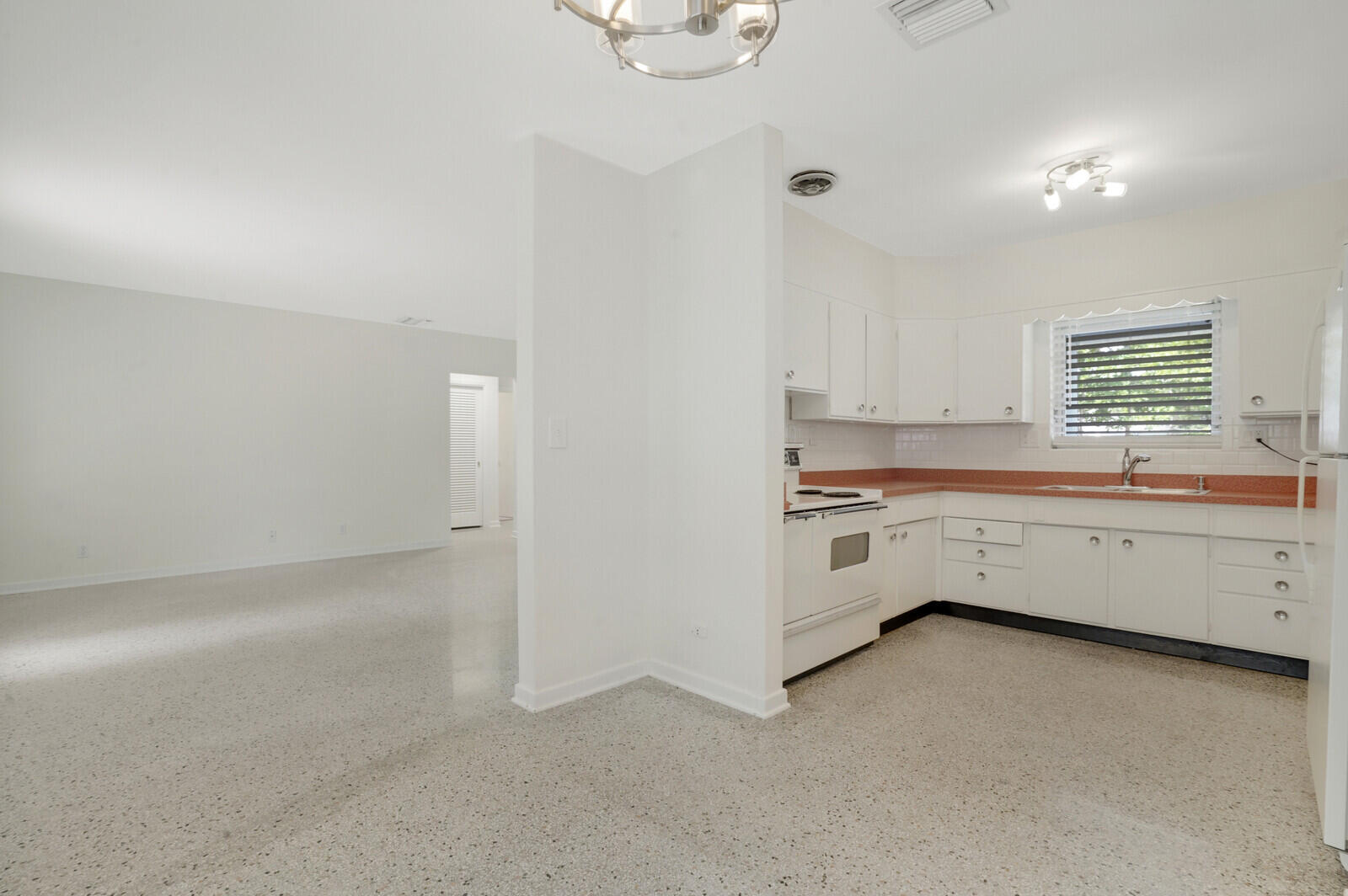 3410 Poinsettia Avenue Property Photo 29