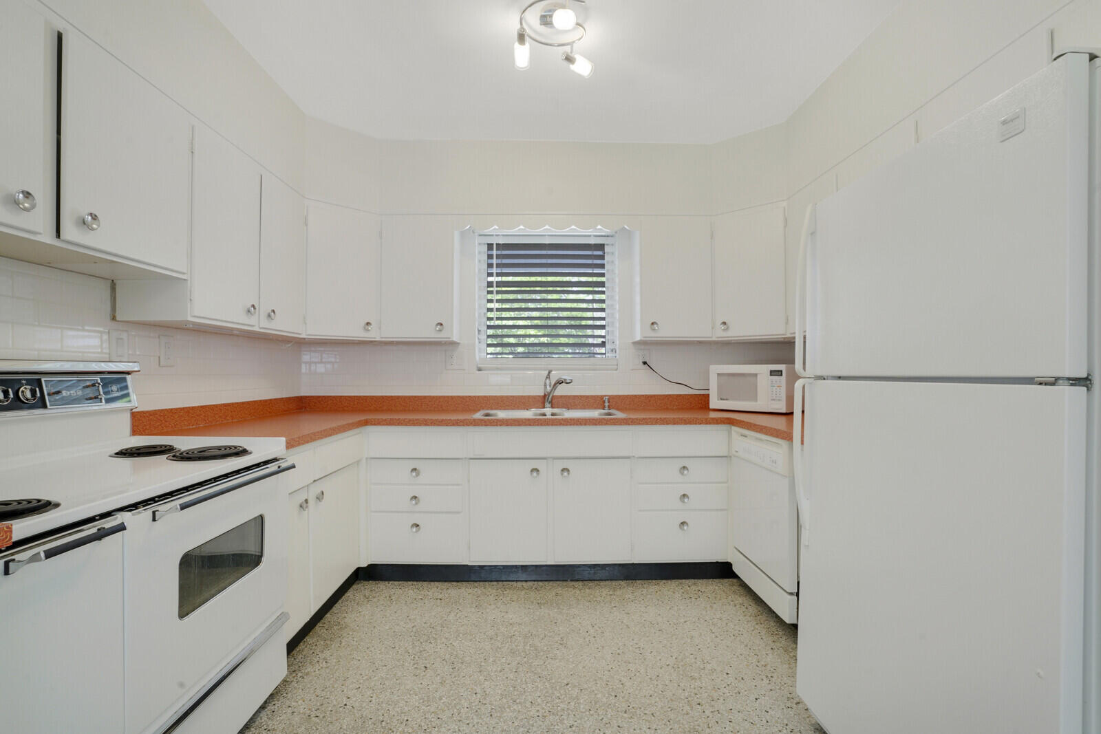 3410 Poinsettia Avenue Property Photo 30