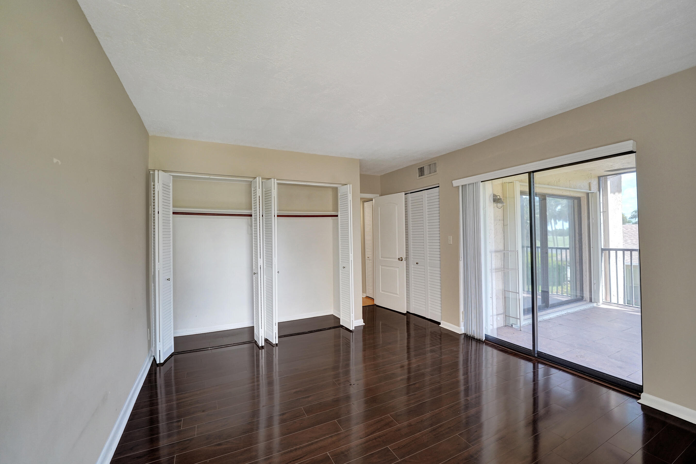 200 Jacaranda Country Club Drive 1b Property Photo 11