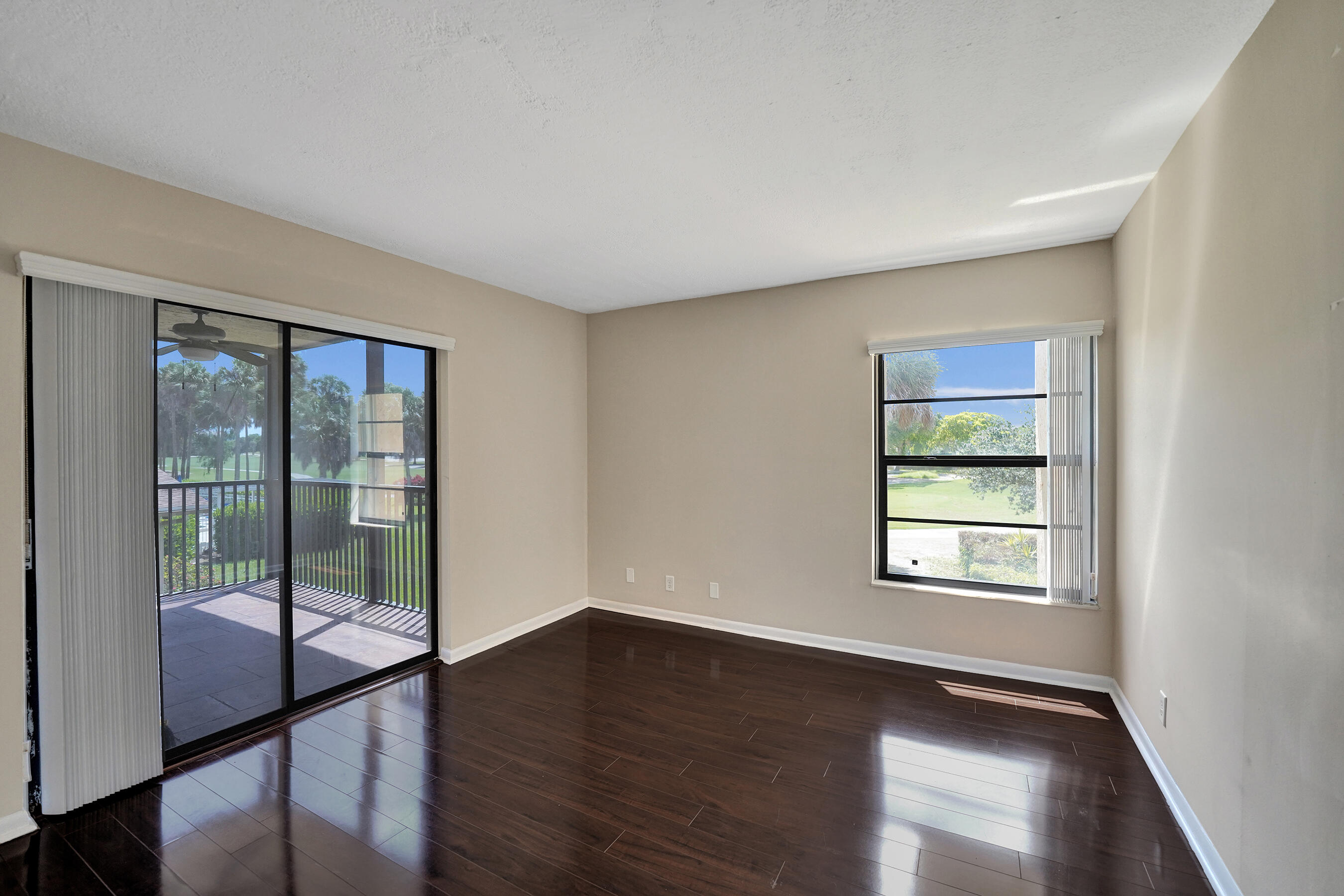 200 Jacaranda Country Club Drive 1b Property Photo 12