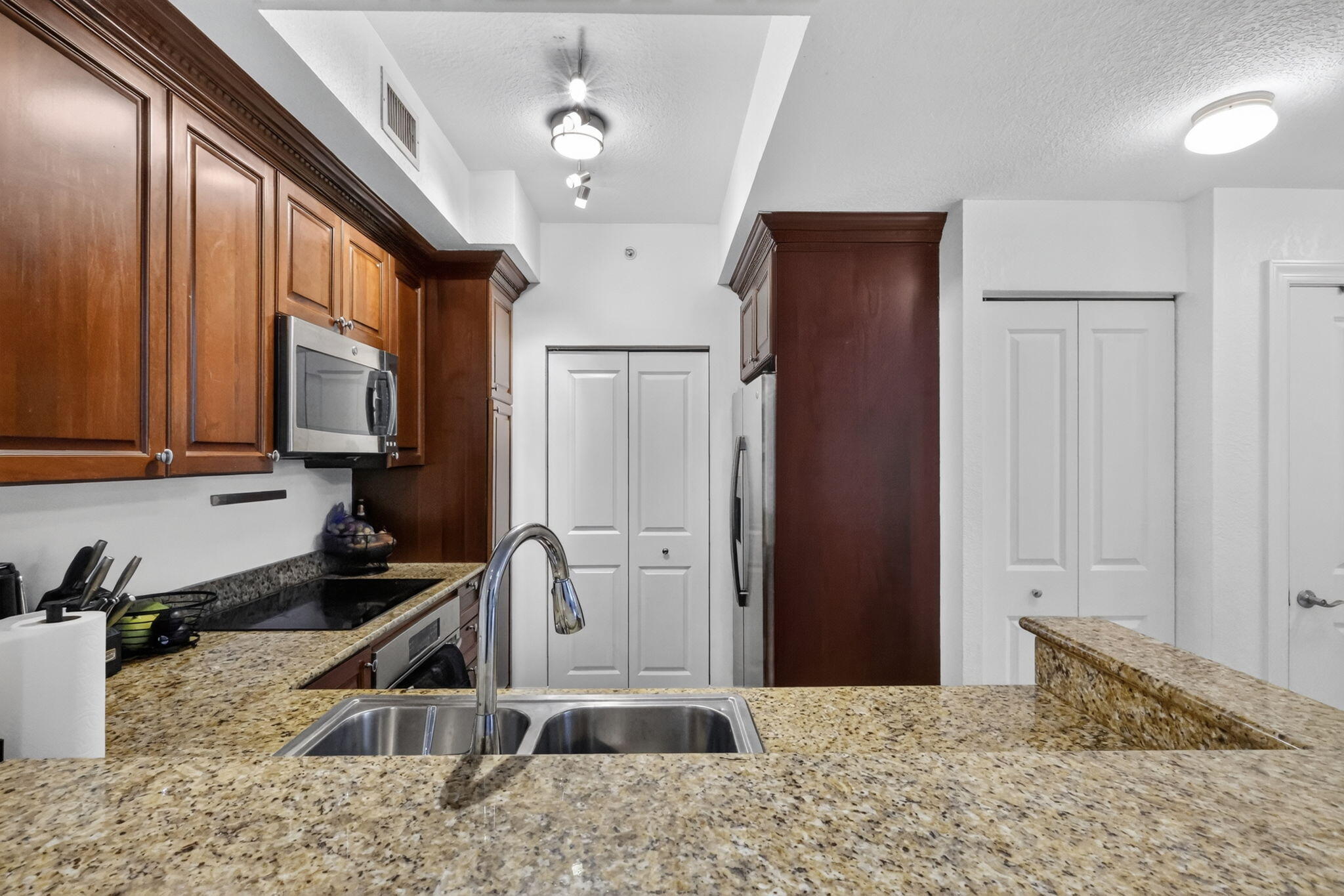 1660 Renaissance Commons Boulevard 2424 Property Photo 11
