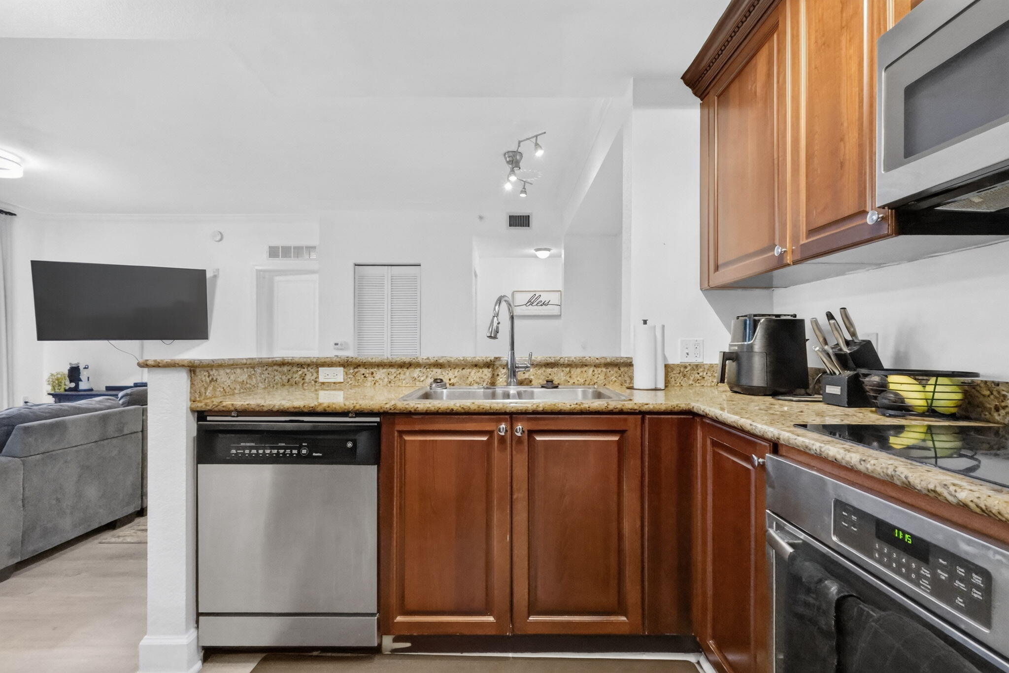 1660 Renaissance Commons Boulevard 2424 Property Photo 15