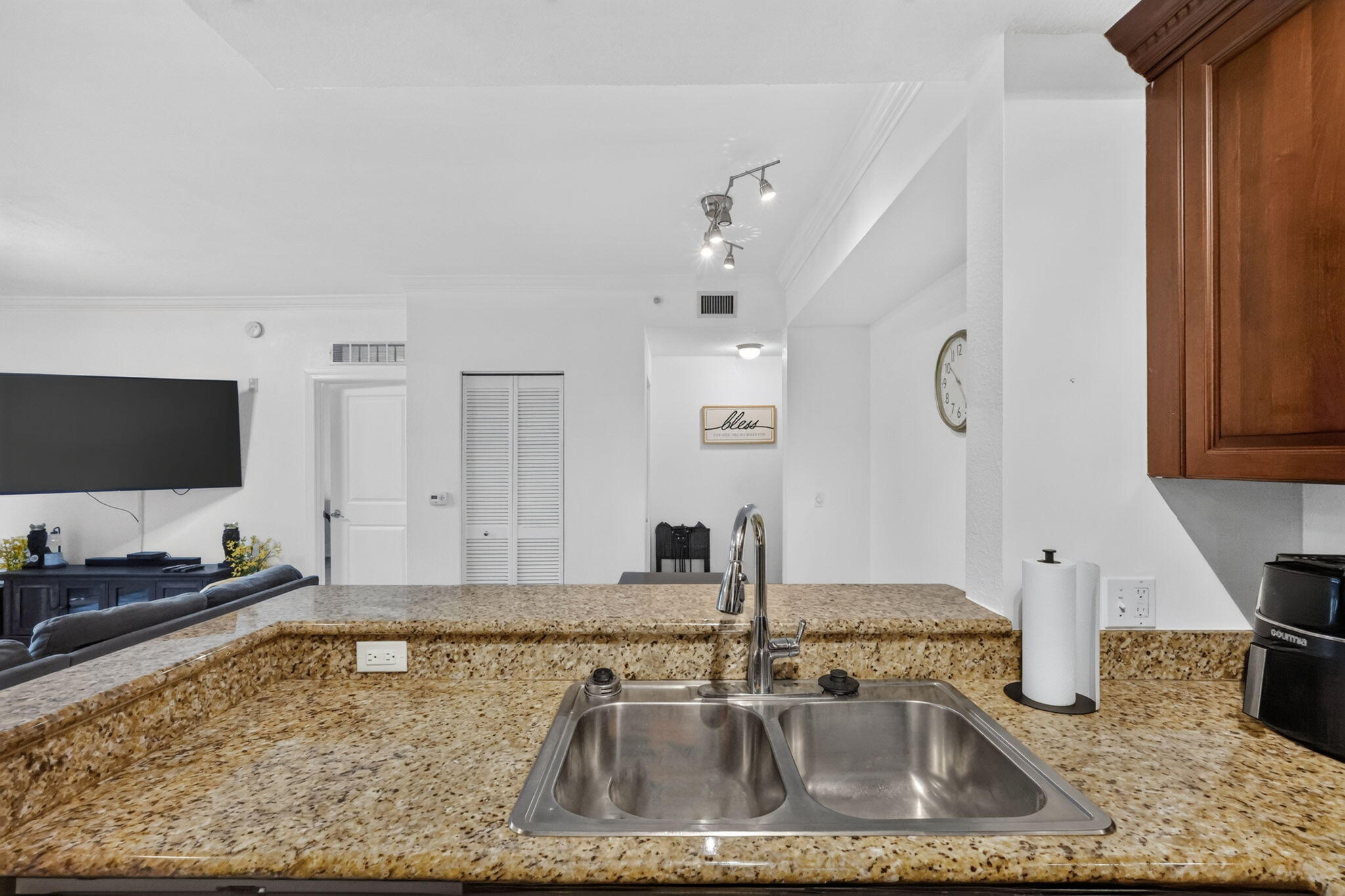 1660 Renaissance Commons Boulevard 2424 Property Photo 18