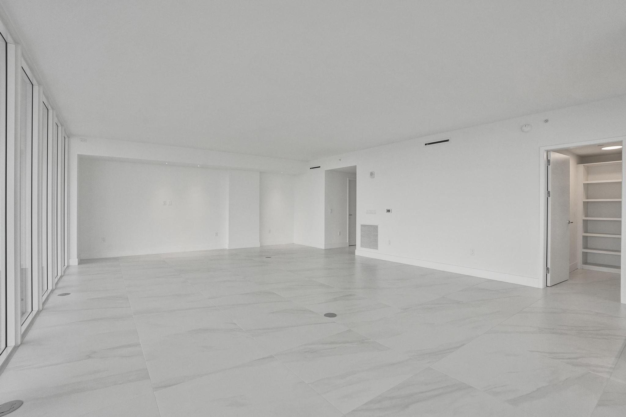 407 N Riverside Drive 401 Property Photo 12