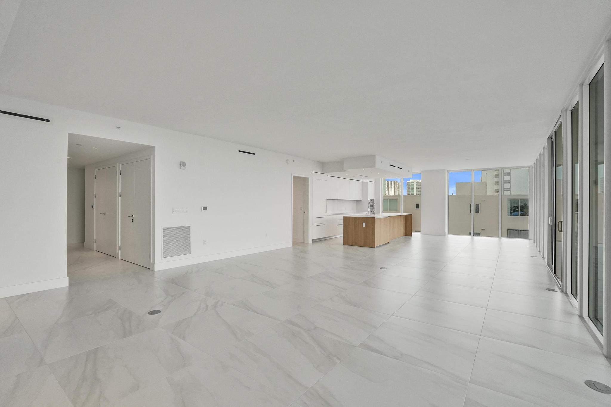 407 N Riverside Drive 401 Property Photo 13