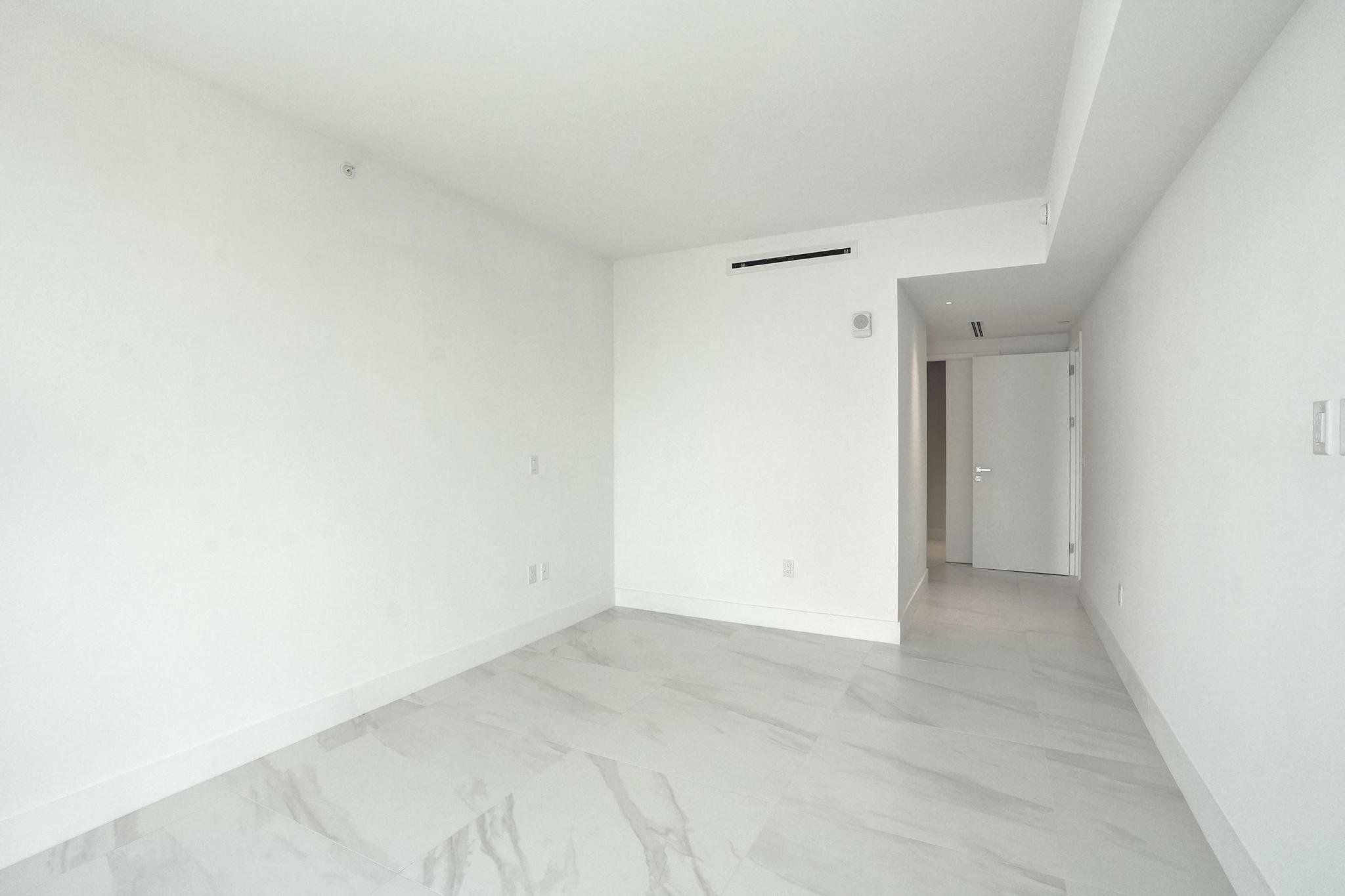 407 N Riverside Drive 401 Property Photo 39