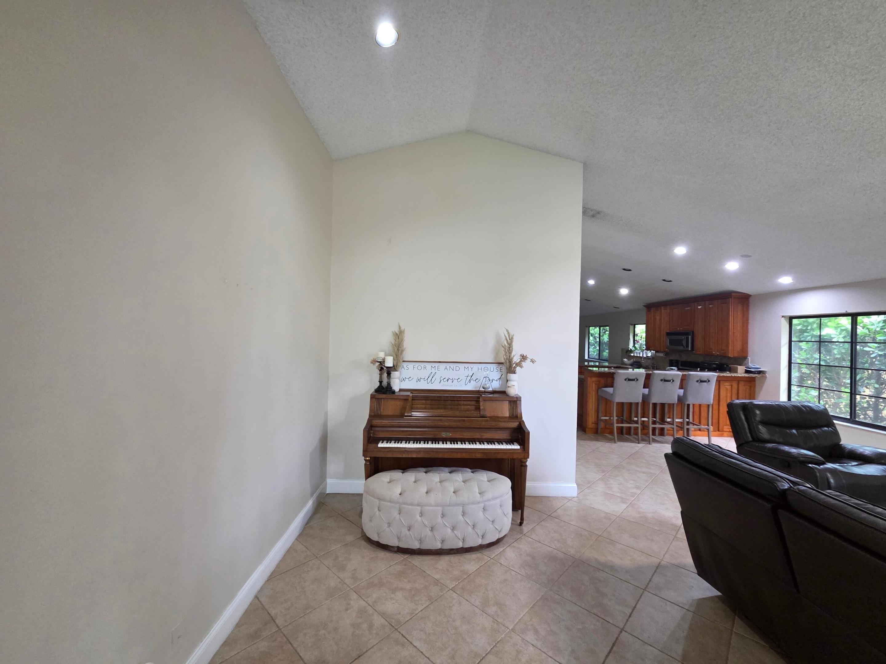 4170 Nw 6th Street Property Photo 2