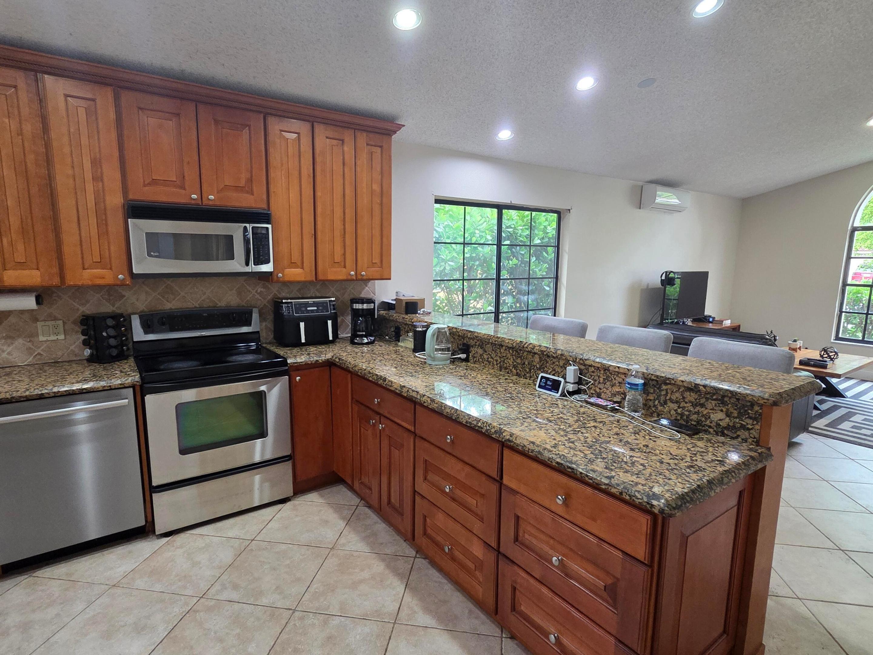 4170 Nw 6th Street Property Photo 8