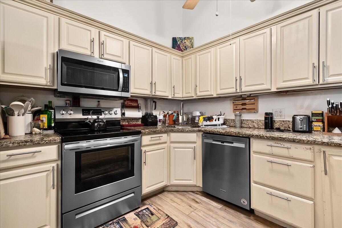 5715 Golden Eagle Circle Property Photo 10