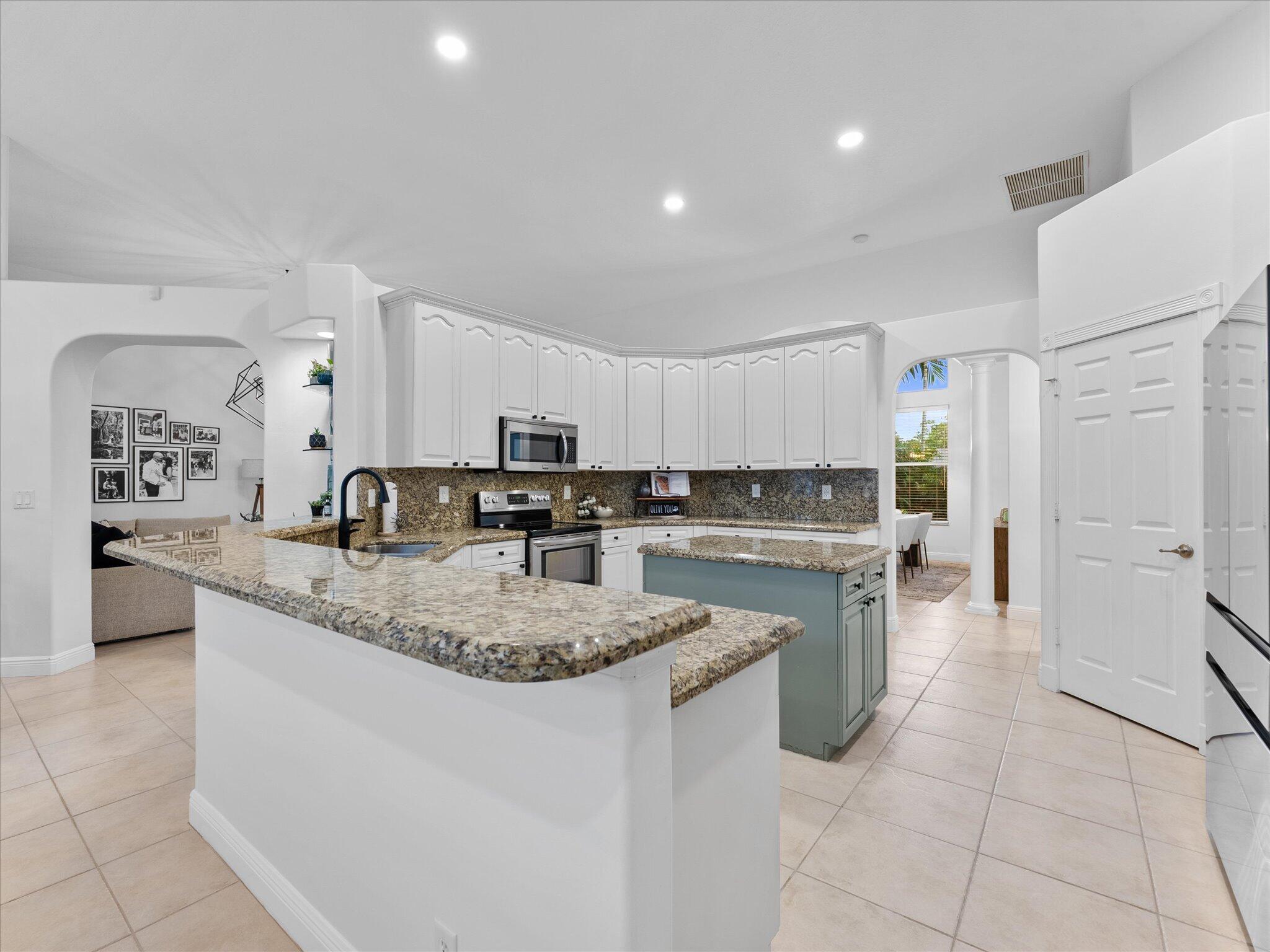 12975 N 169th Ct Court N Property Photo 17