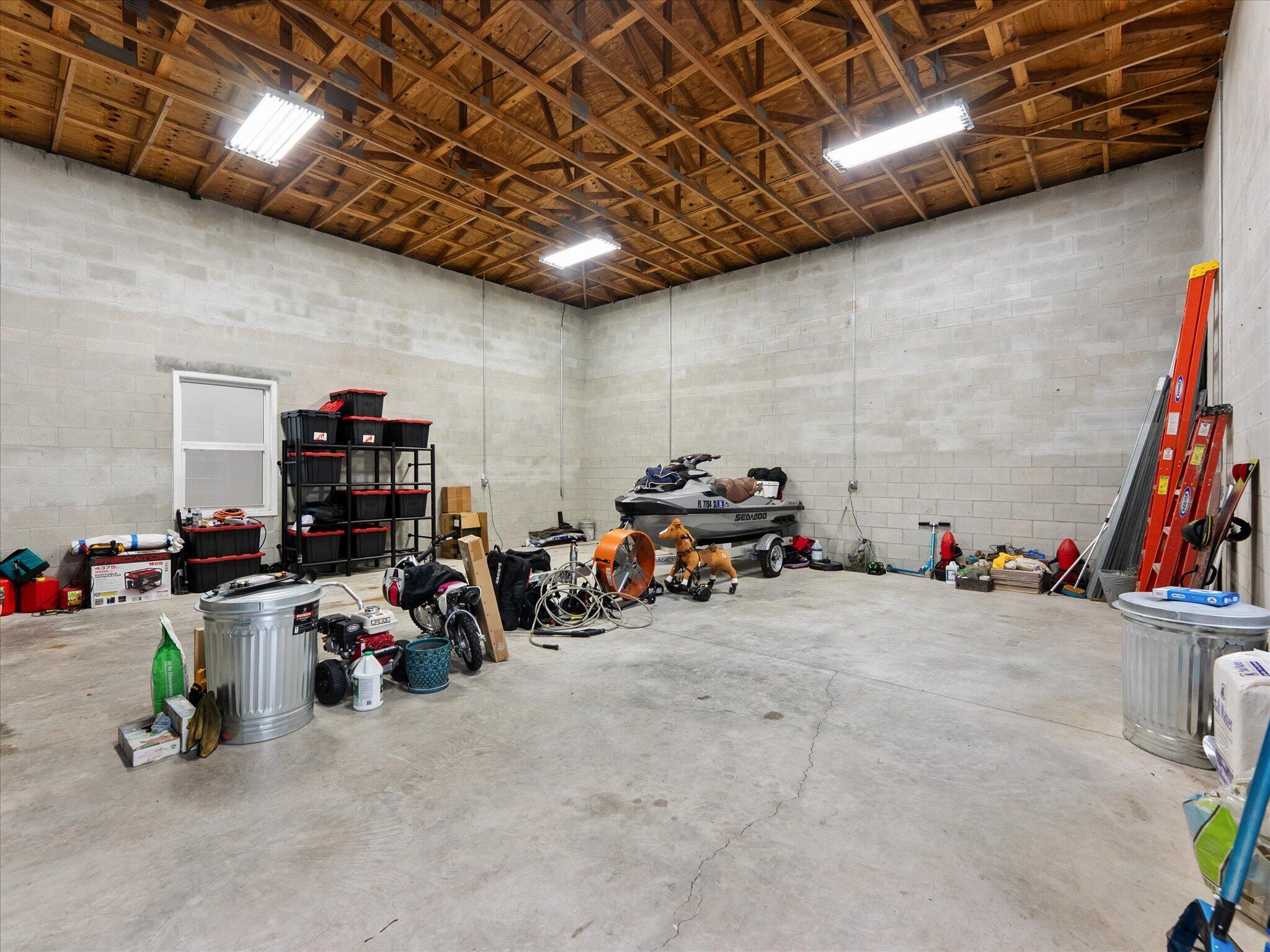 12975 N 169th Ct Court N Property Photo 49