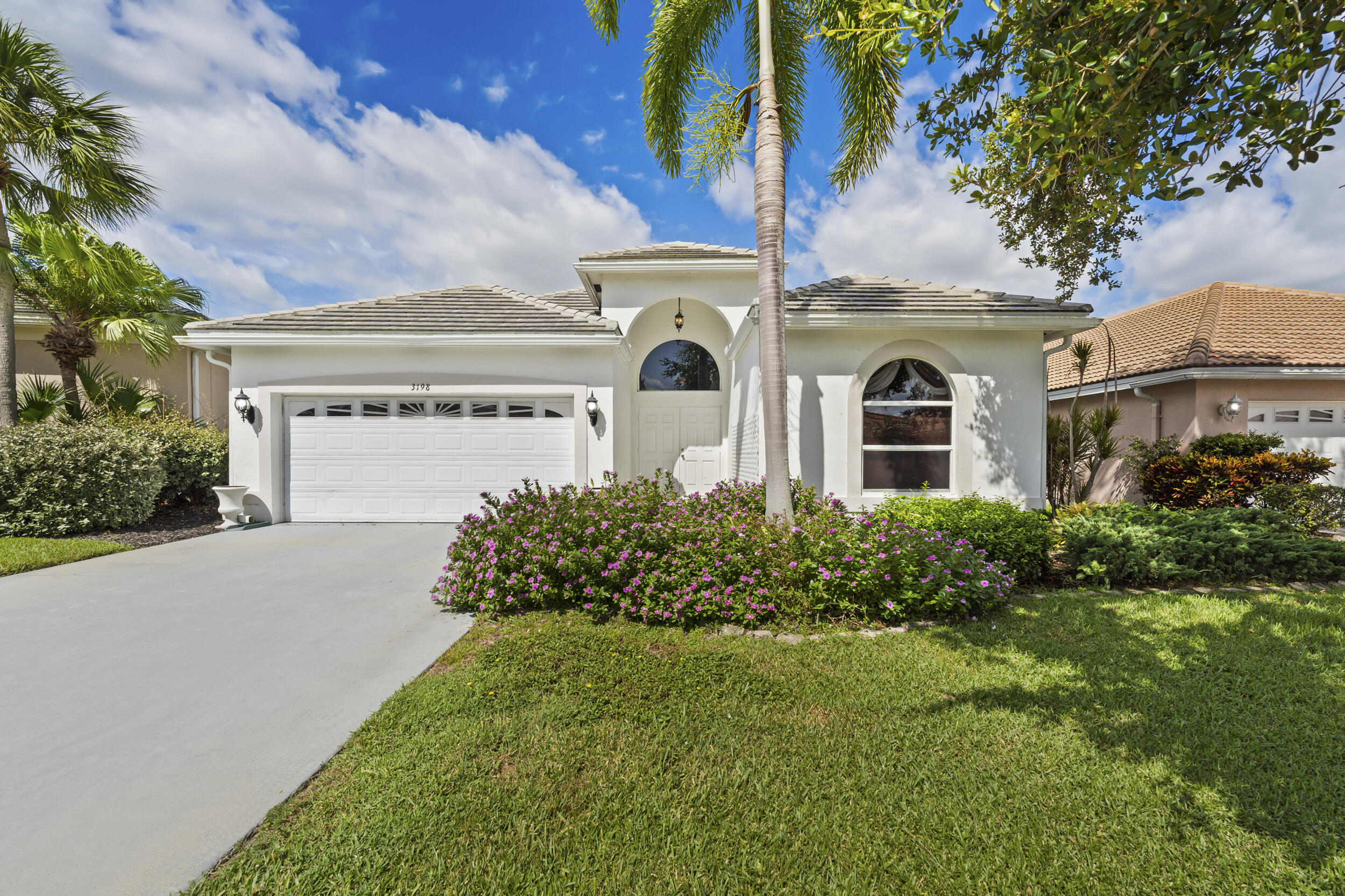 3198 SE Carrick Green Court Property Photo 1