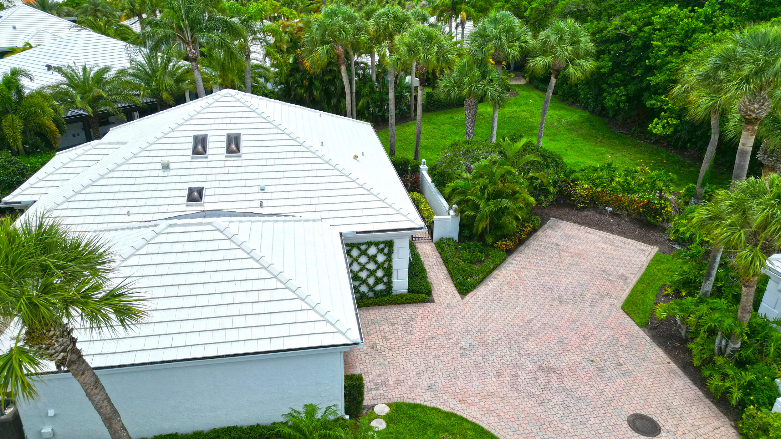 4501 Captains Way Property Photo 2