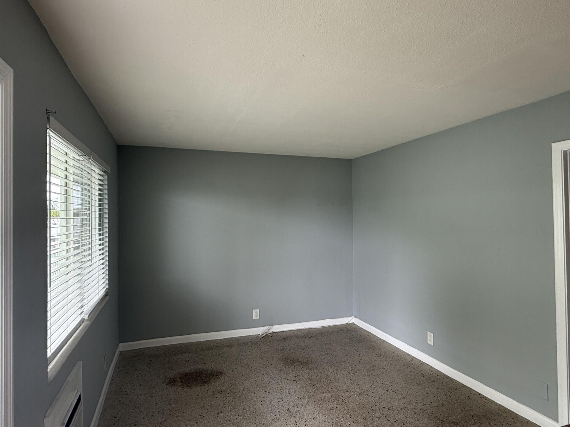 1118 N H Street 15 Property Photo 1