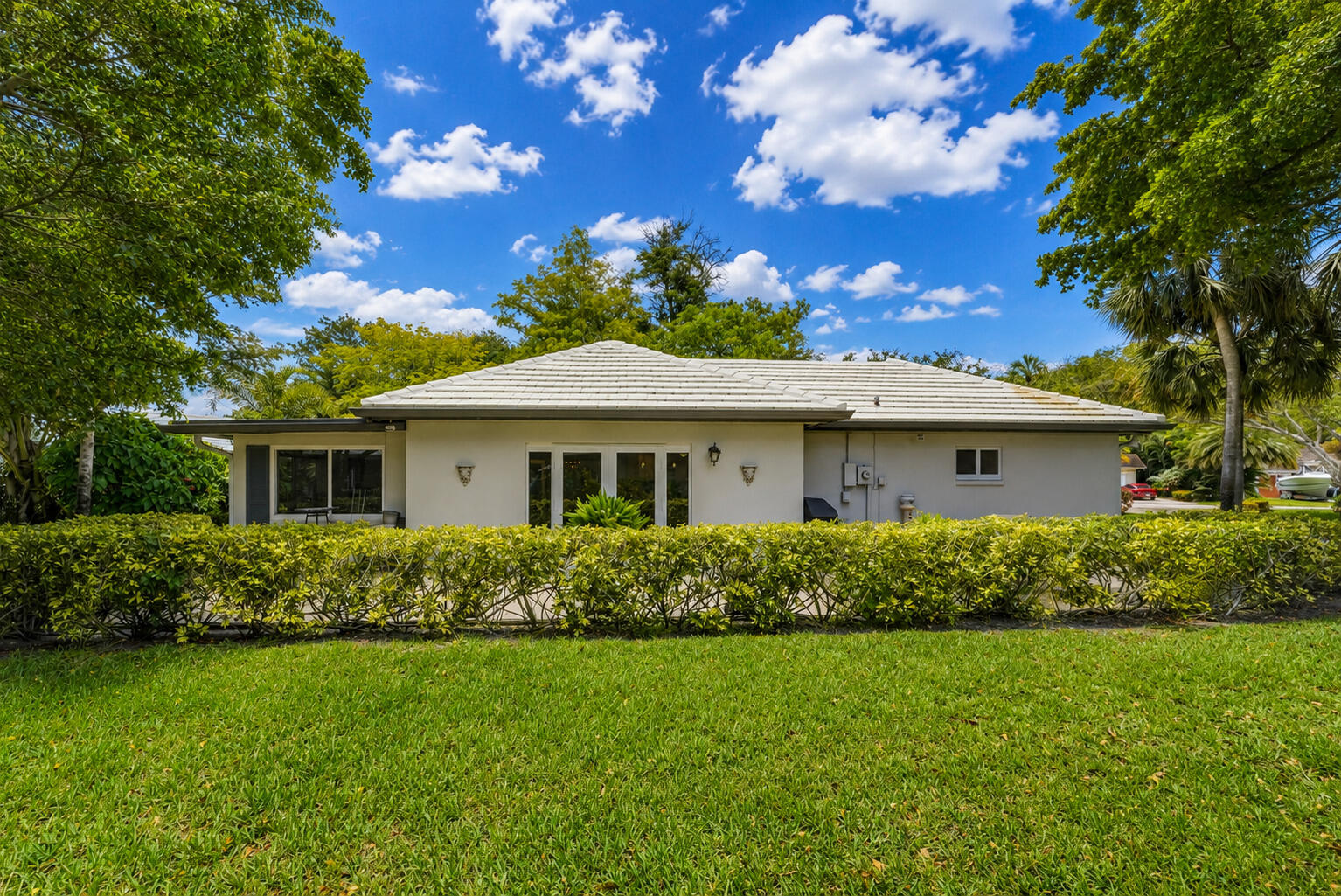 1019 E Cypress Drive Property Photo 3