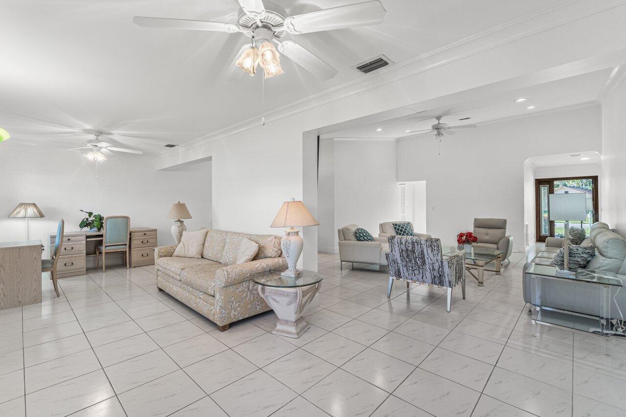 5605 Forest Oaks Terrace Property Photo 6