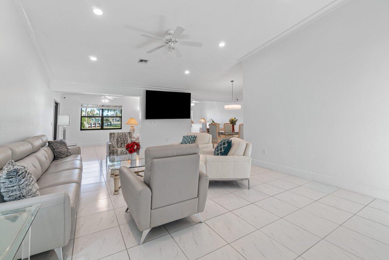5605 Forest Oaks Terrace Property Photo 14