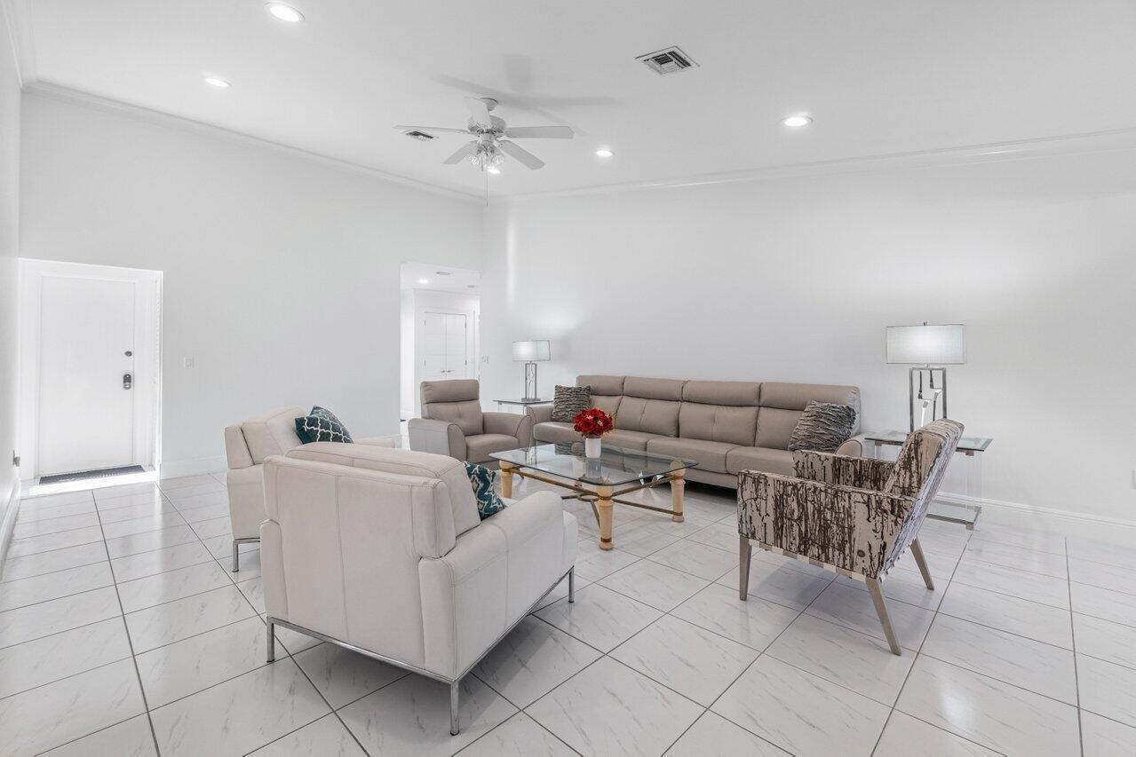 5605 Forest Oaks Terrace Property Photo 15