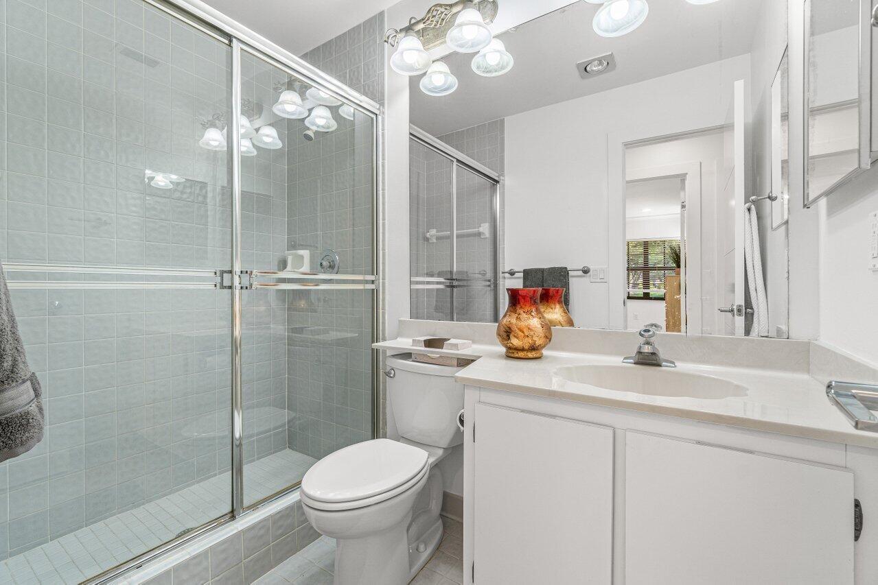 5605 Forest Oaks Terrace Property Photo 22