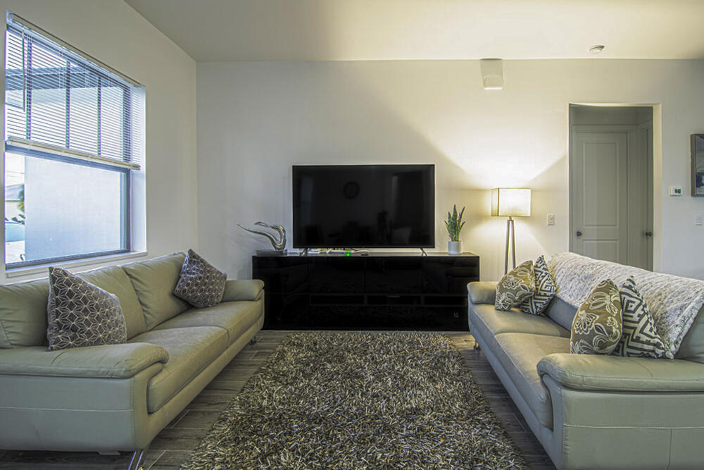 15245 Brainbridge Circle Property Photo 8