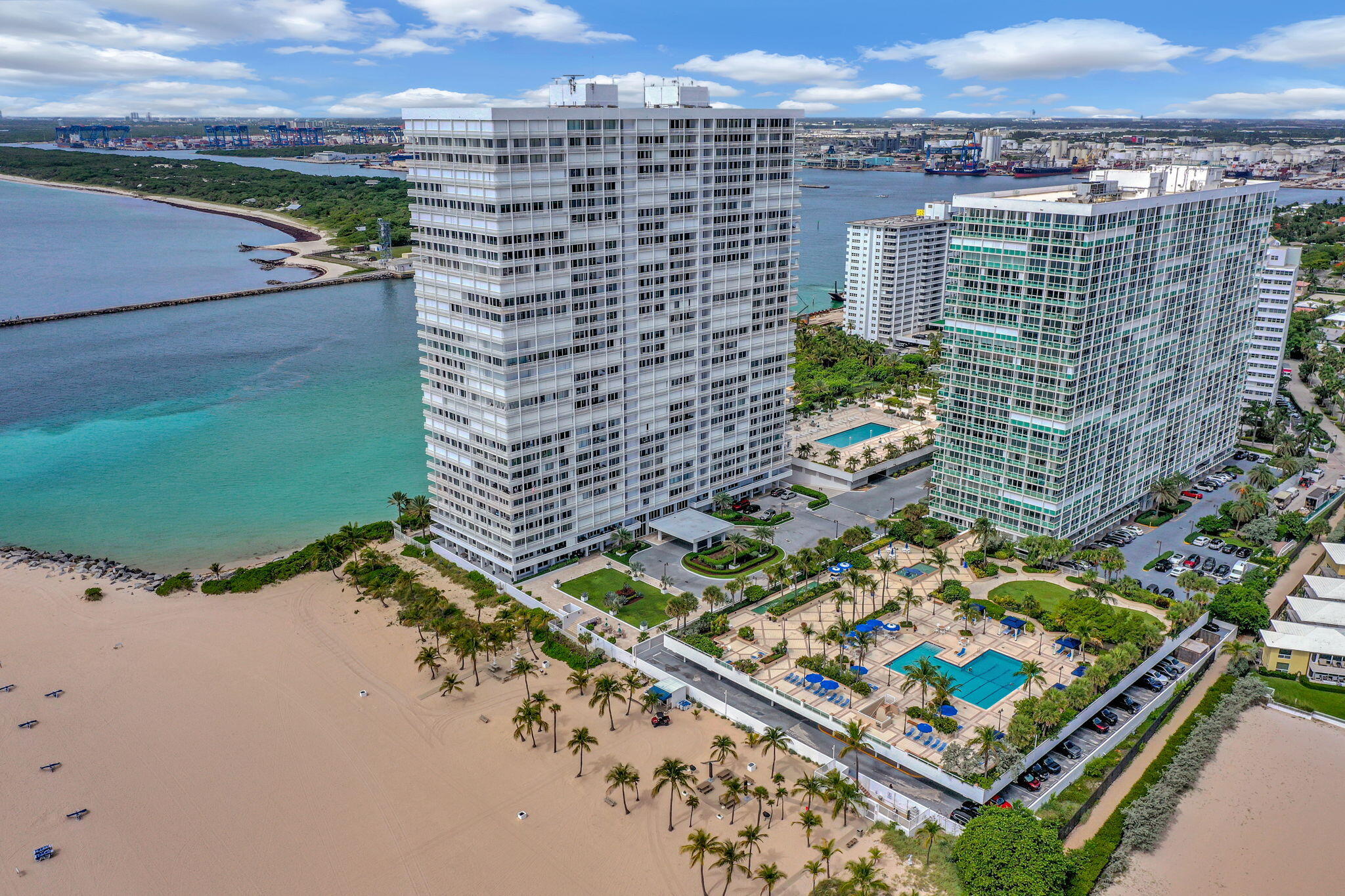 2100 S Ocean Lane 101-102 Property Photo 2
