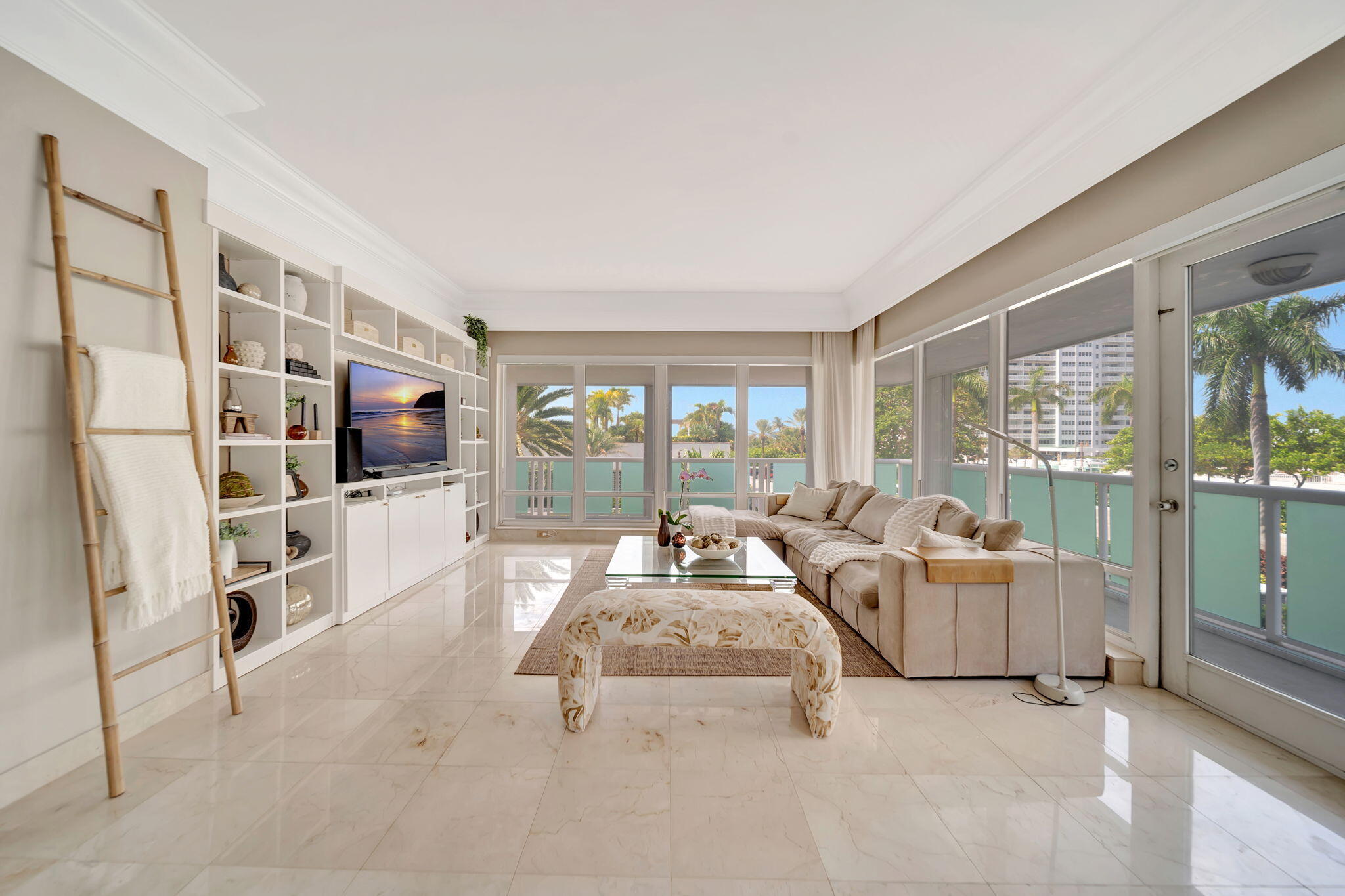 2100 S Ocean Lane 101-102 Property Photo 6