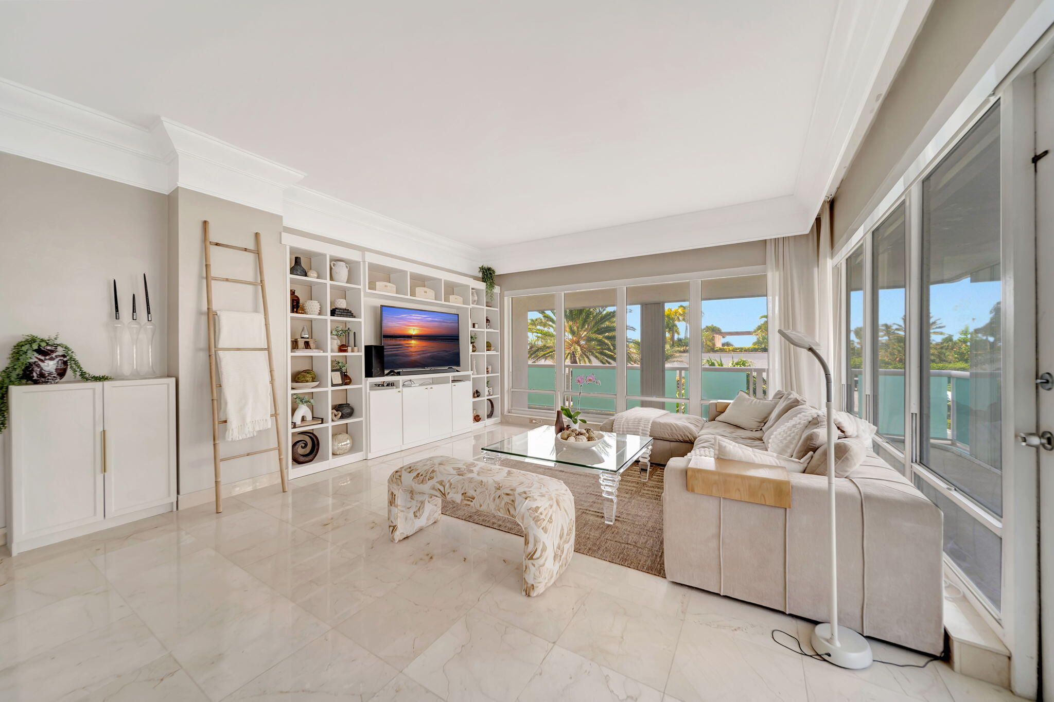 2100 S Ocean Lane 101-102 Property Photo 8