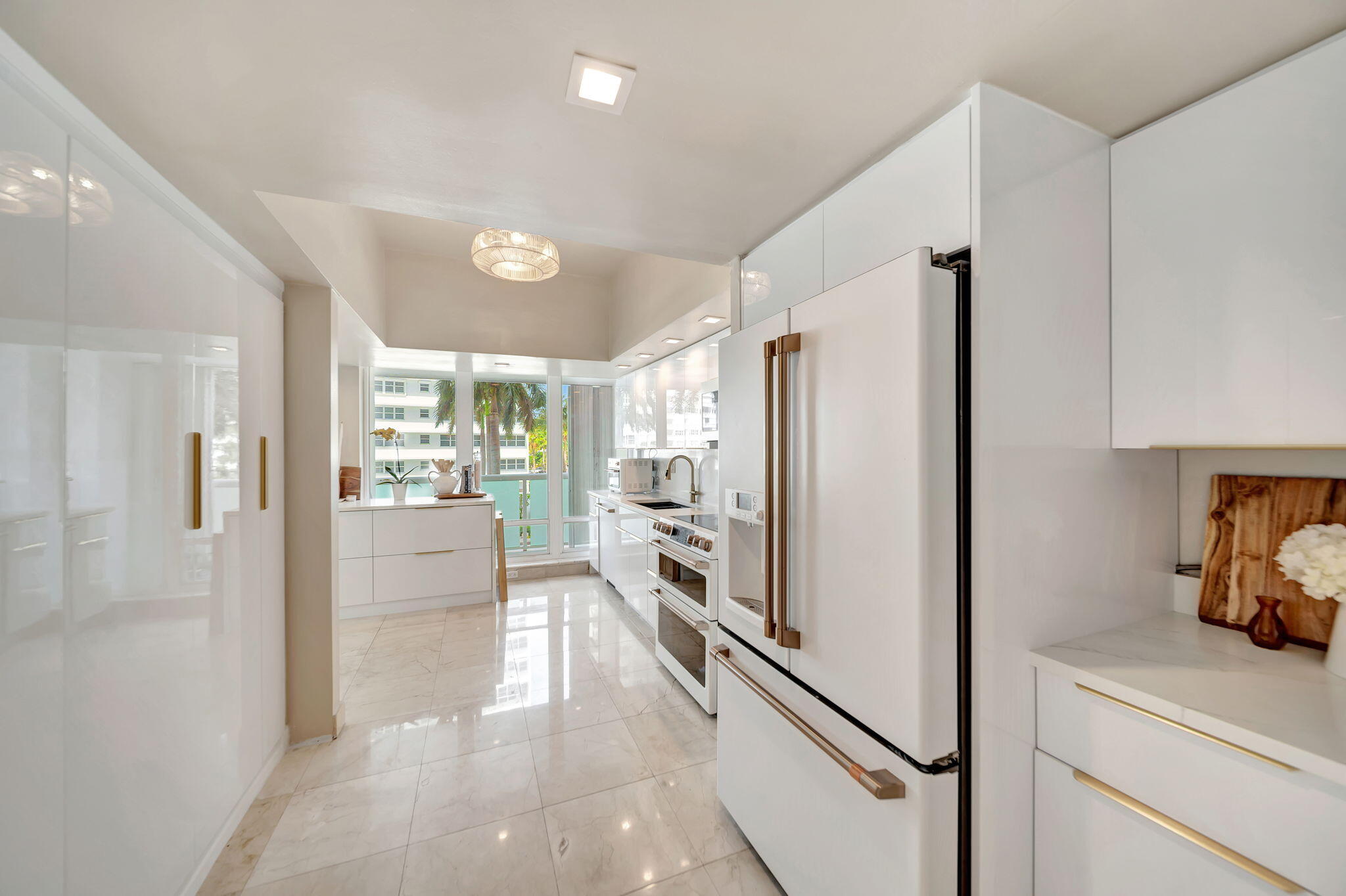 2100 S Ocean Lane 101-102 Property Photo 14