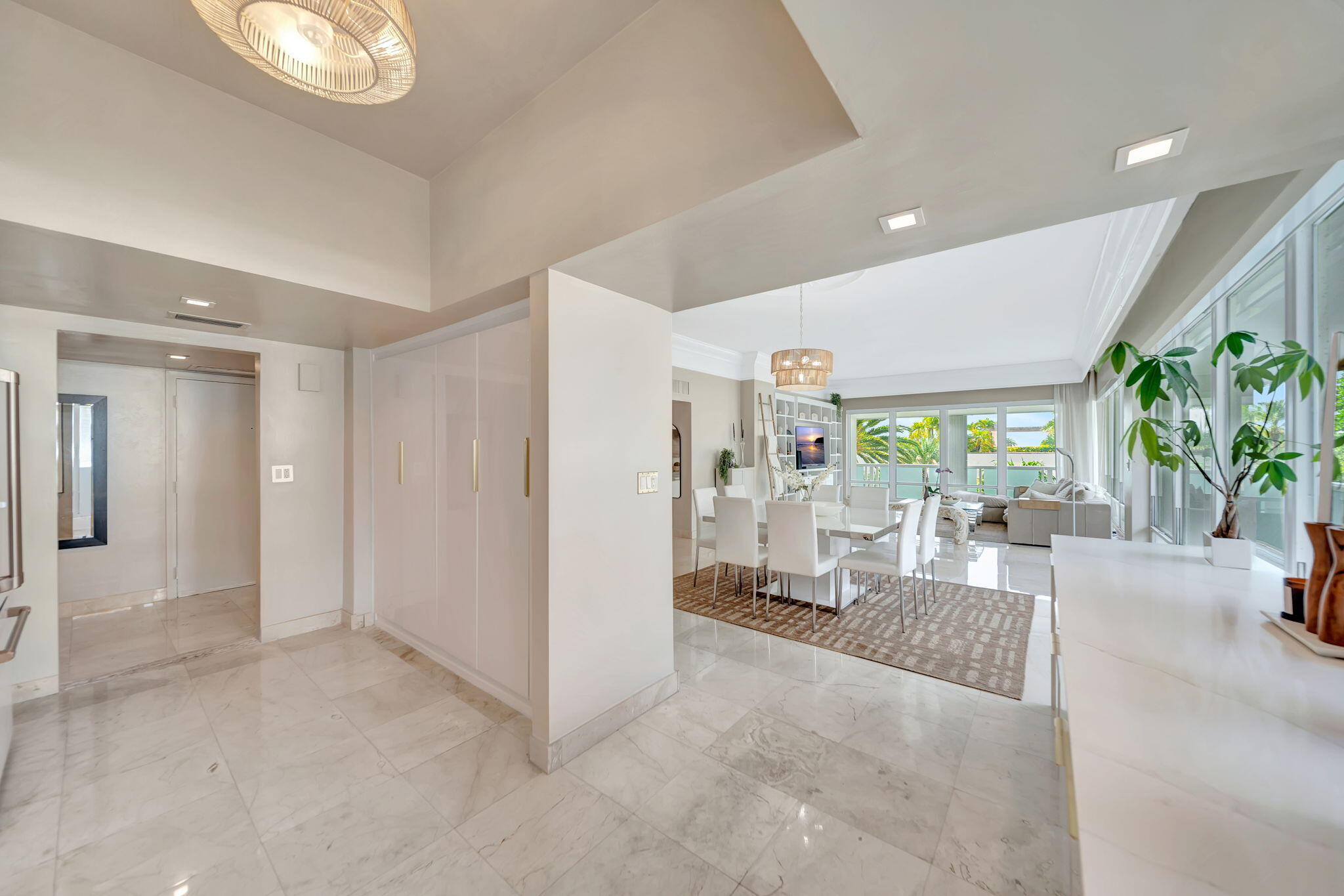 2100 S Ocean Lane 101-102 Property Photo 16