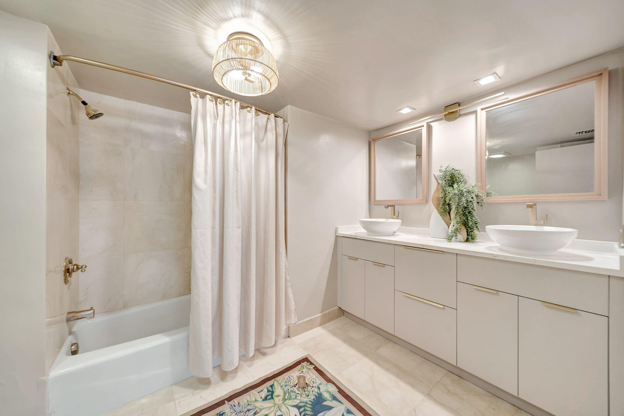 2100 S Ocean Lane 101-102 Property Photo 20