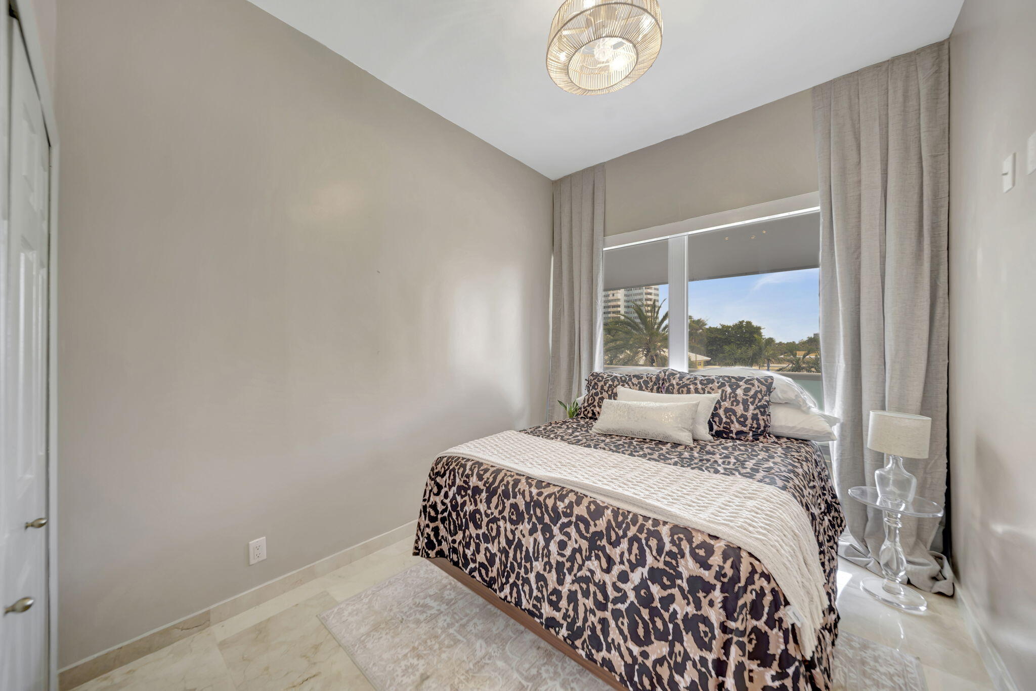 2100 S Ocean Lane 101-102 Property Photo 26