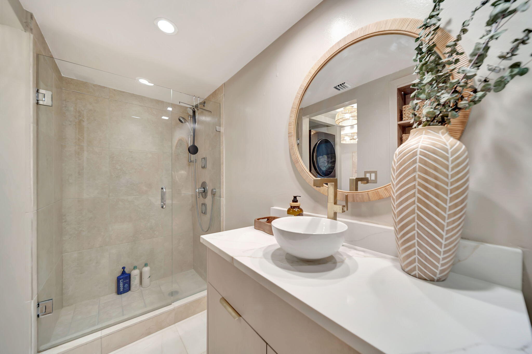 2100 S Ocean Lane 101-102 Property Photo 32