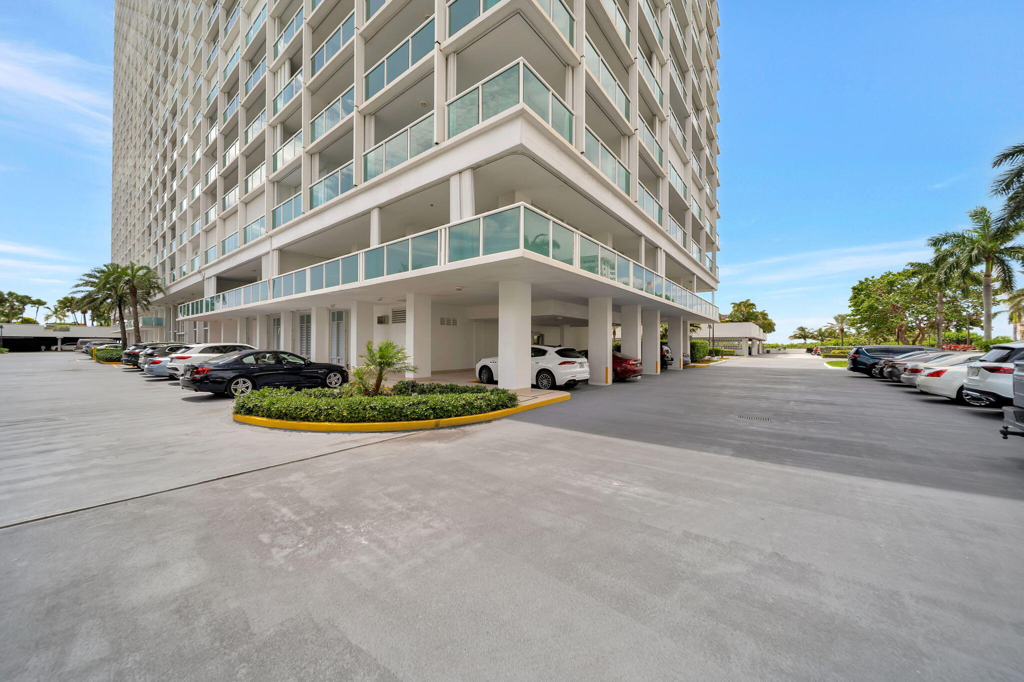 2100 S Ocean Lane 101-102 Property Photo 39