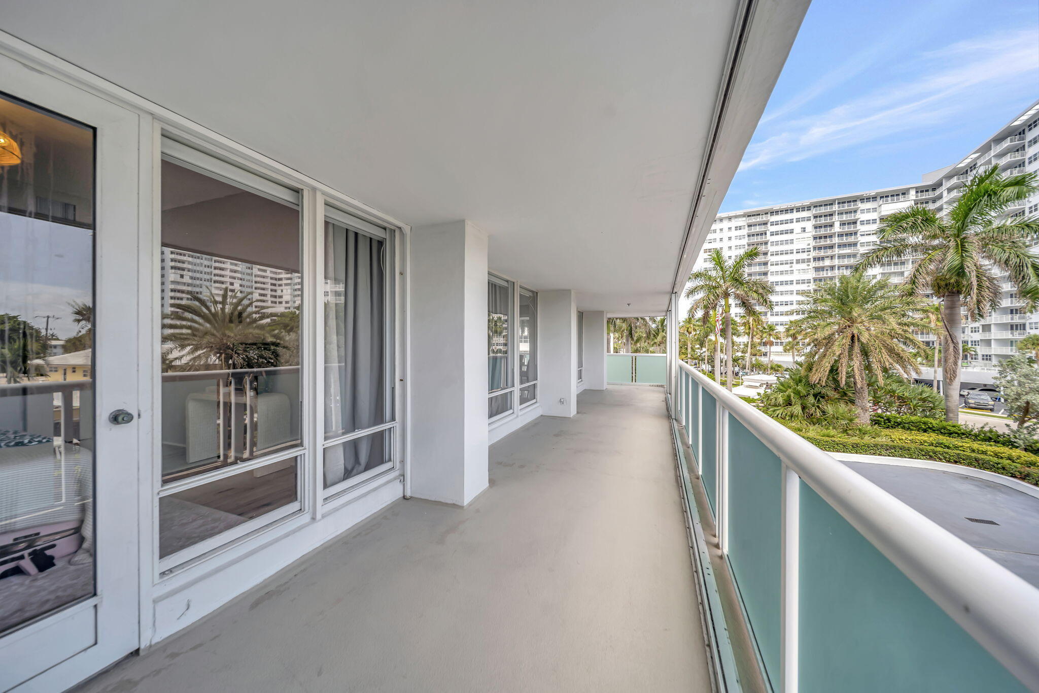 2100 S Ocean Lane 101-102 Property Photo 52