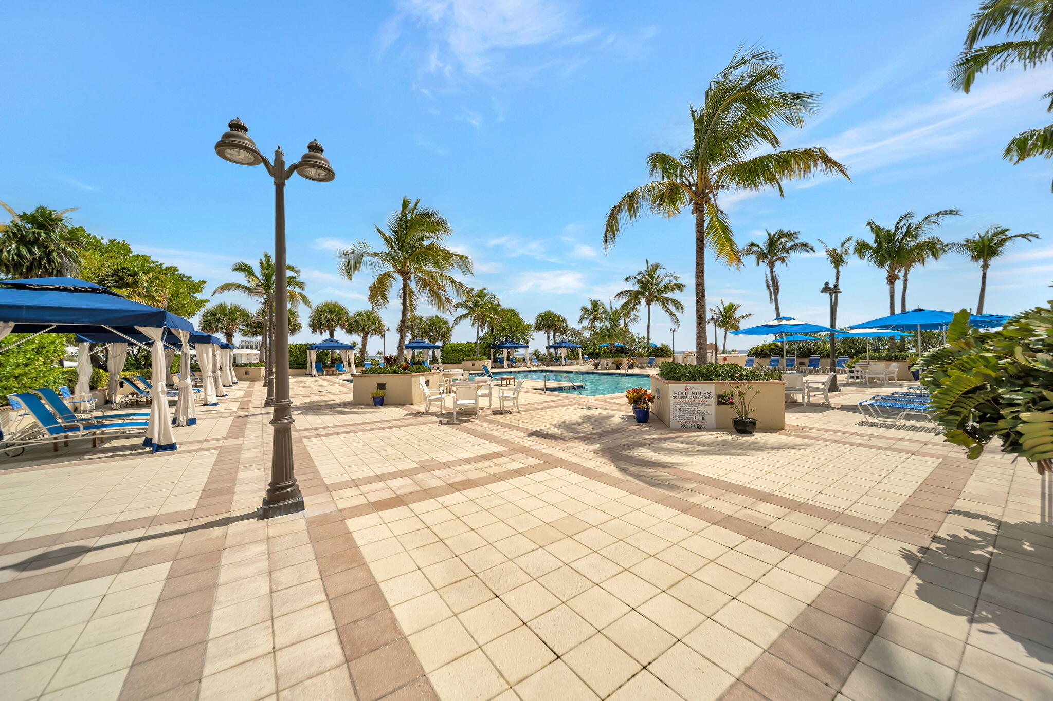 2100 S Ocean Lane 101-102 Property Photo 66