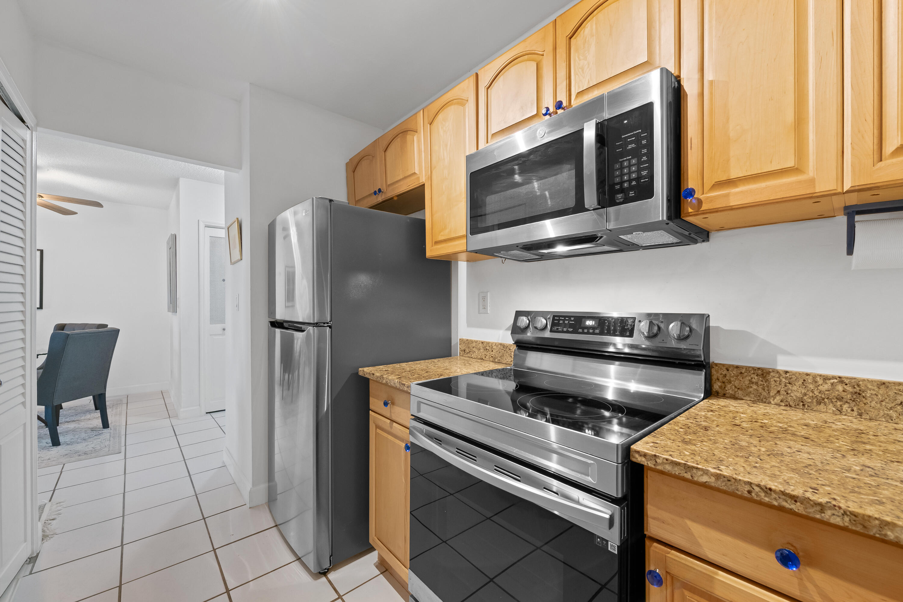 720 Orton Avenue 402 Property Photo 5