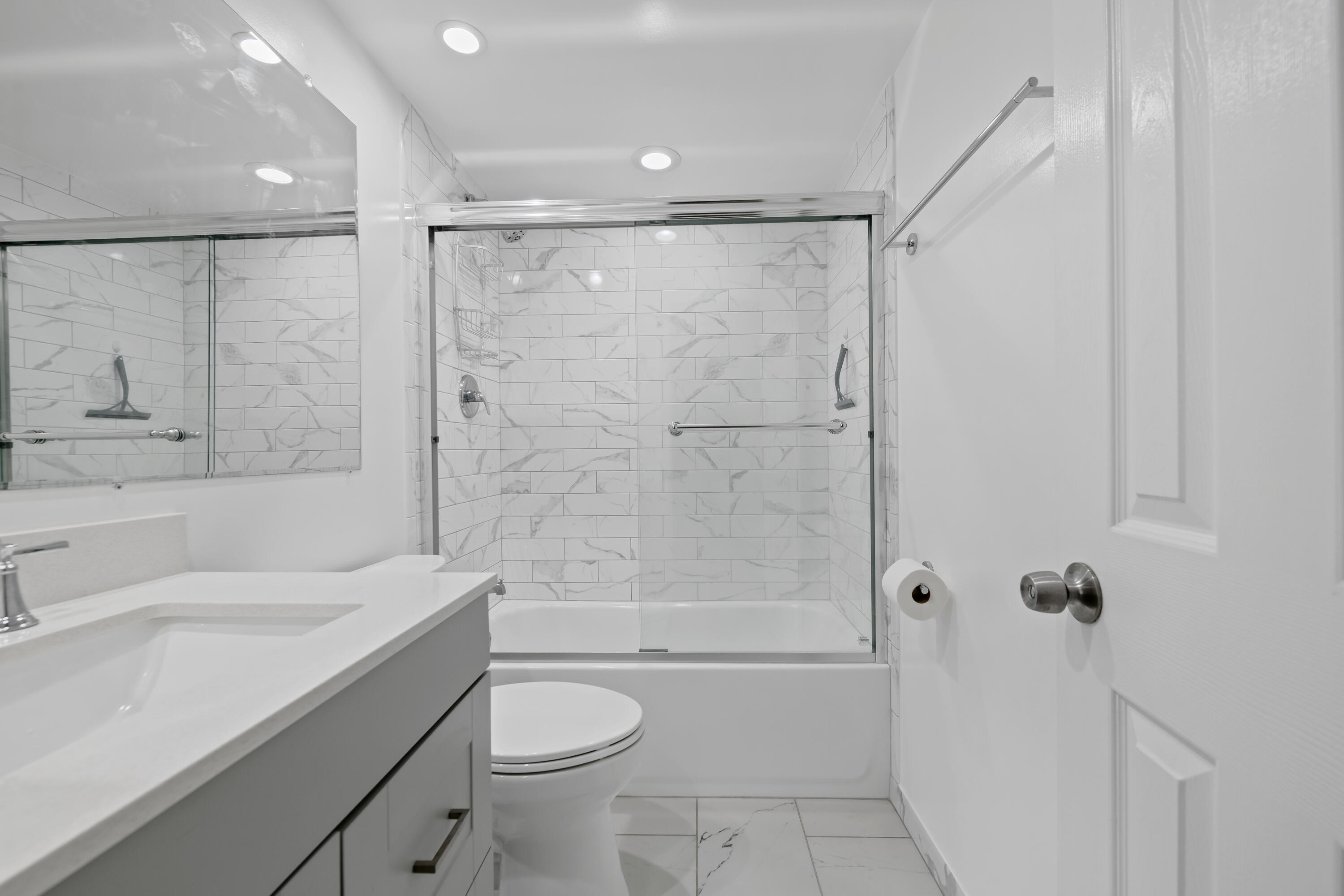720 Orton Avenue 402 Property Photo 13