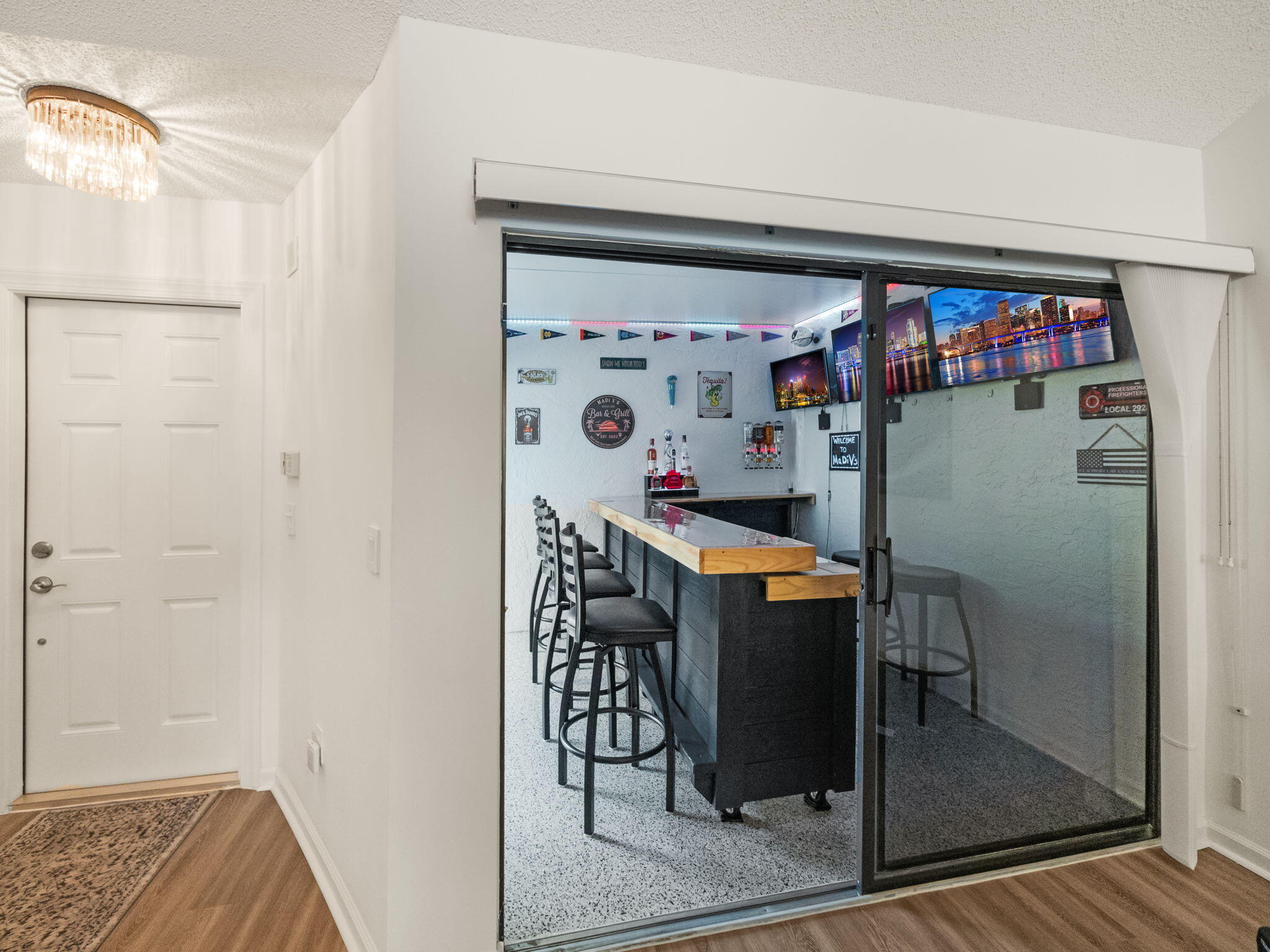 1103 Landings Boulevard Property Photo 4