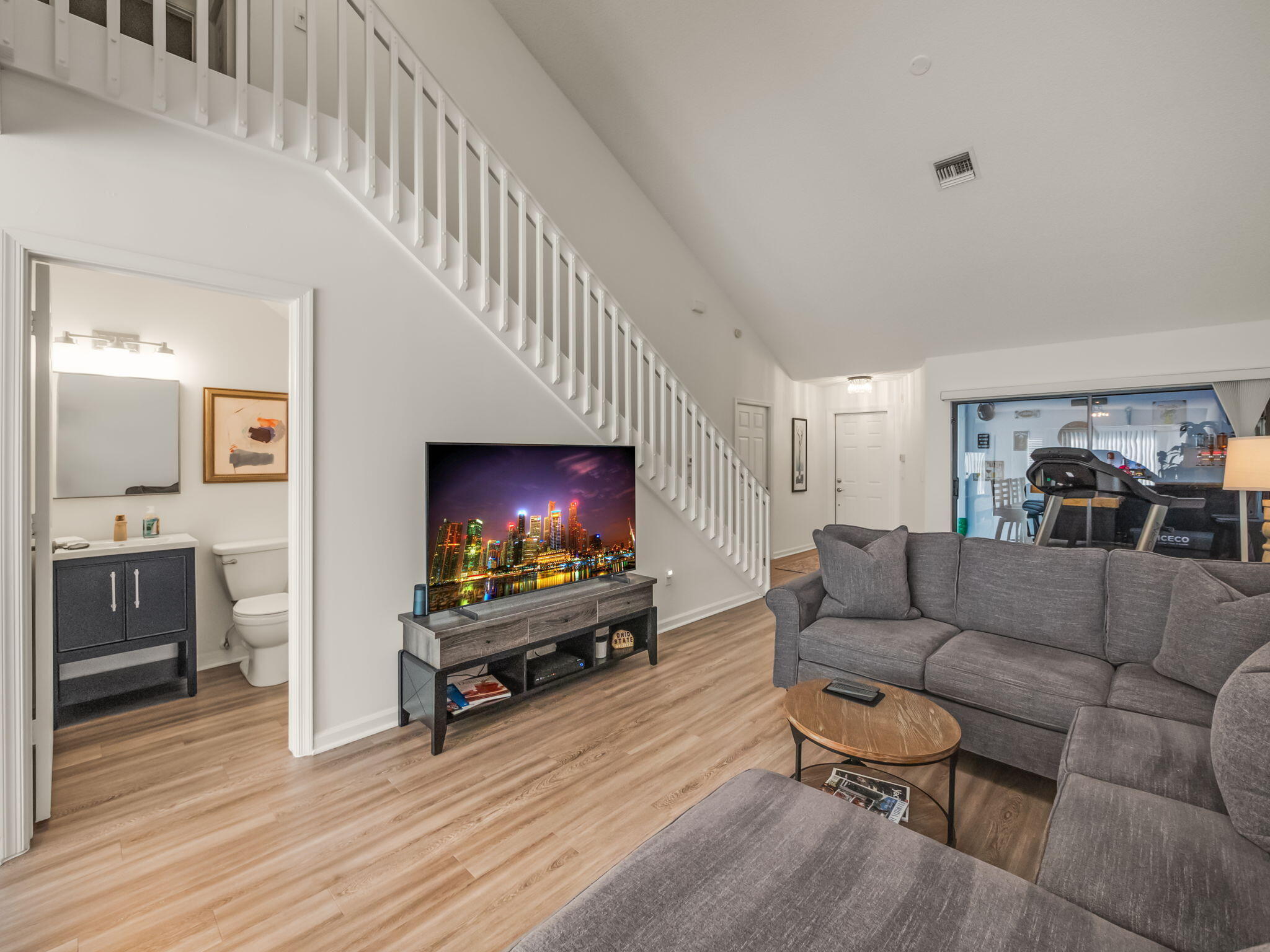 1103 Landings Boulevard Property Photo 6