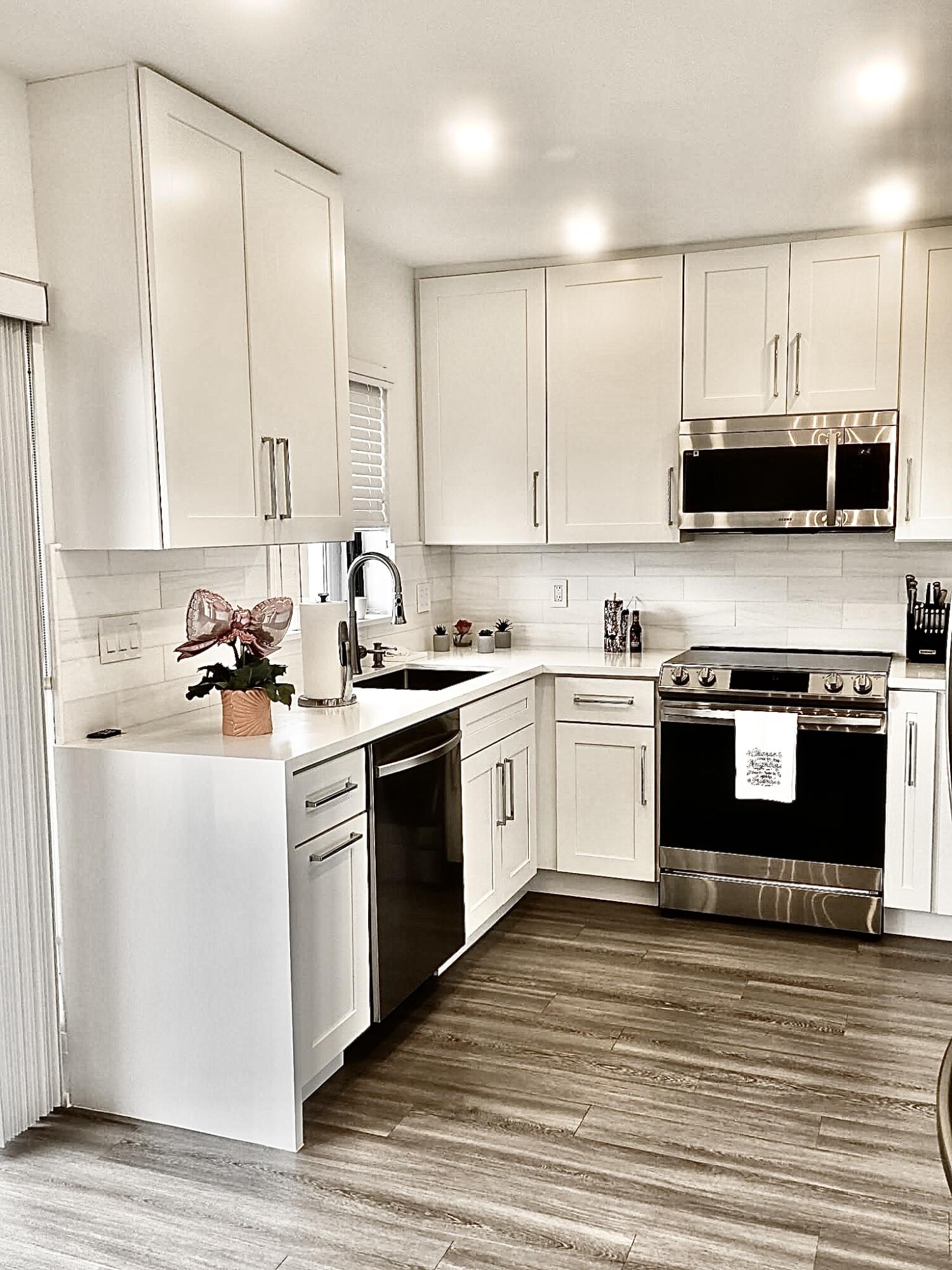 1103 Landings Boulevard Property Photo 9