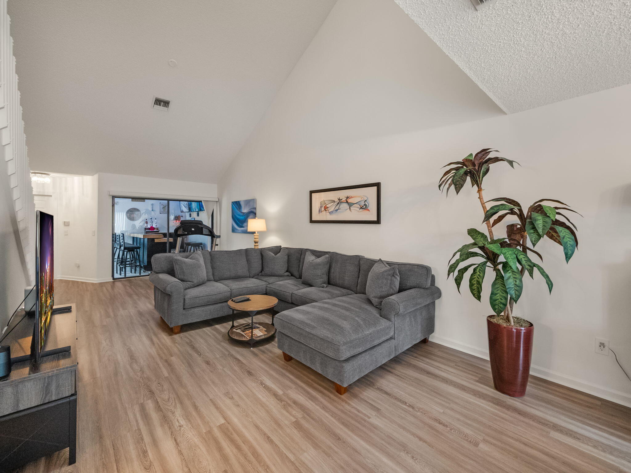 1103 Landings Boulevard Property Photo 12