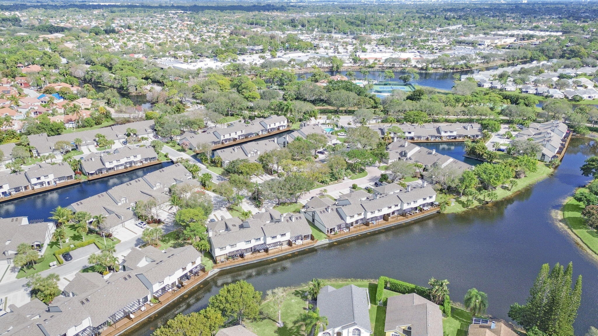 1103 Landings Boulevard Property Photo 27
