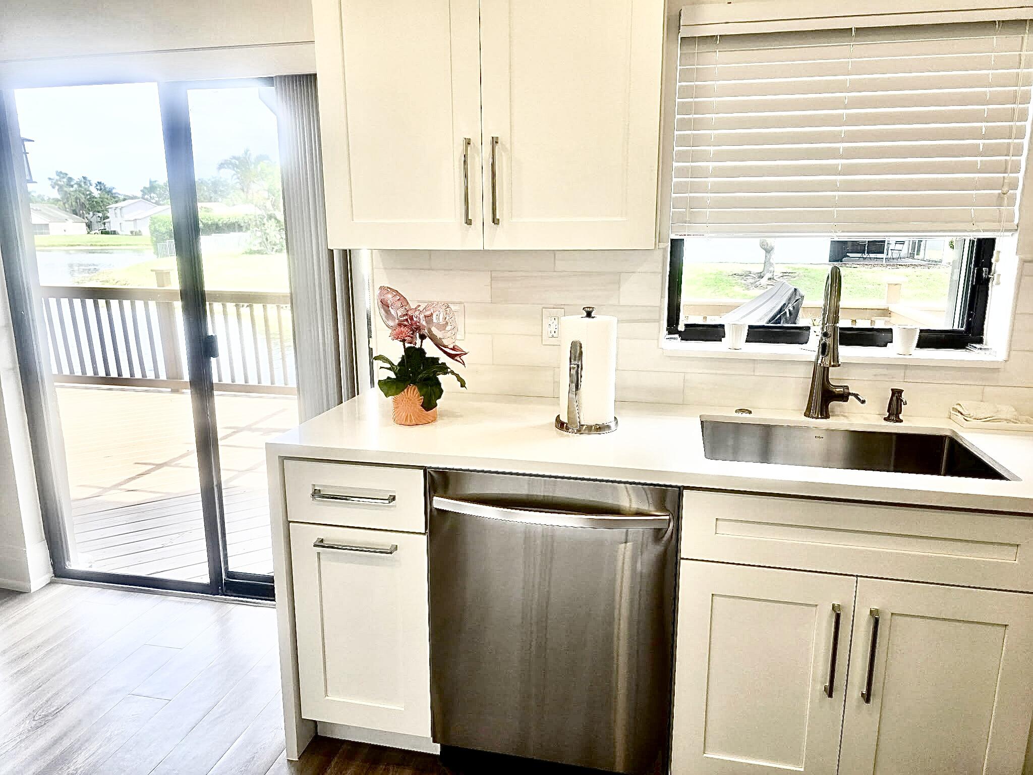 1103 Landings Boulevard Property Photo 32