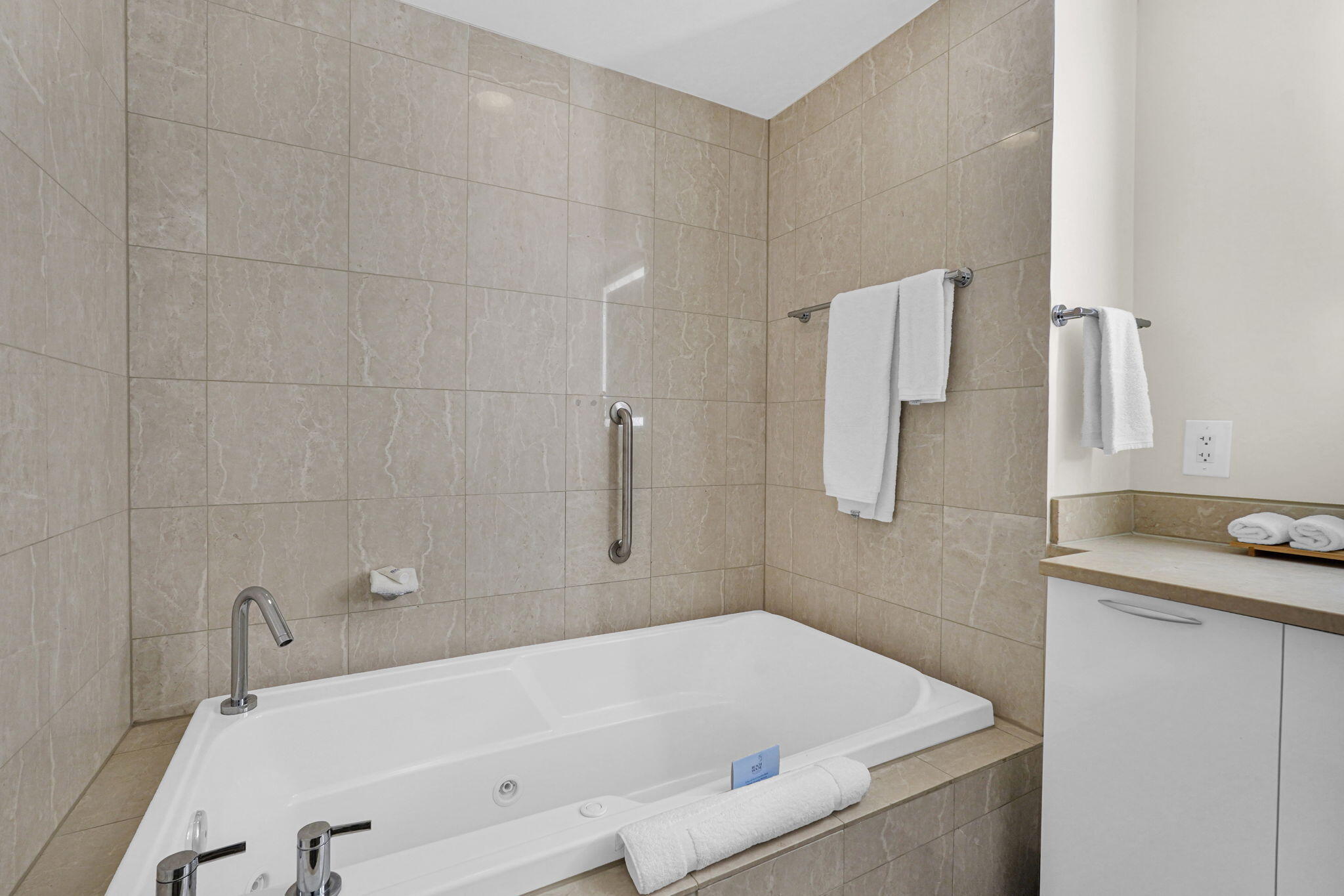 505 N Fort Lauderdale Beach Boulevard 915 Property Photo 17
