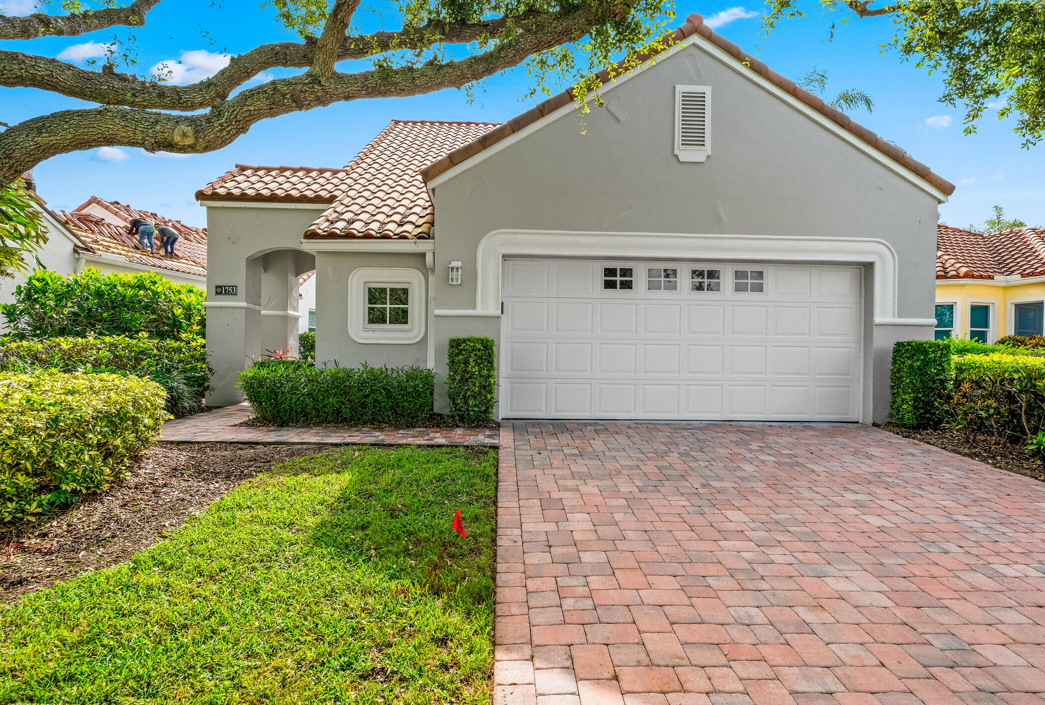 1753 Victoria Circle Property Photo 3