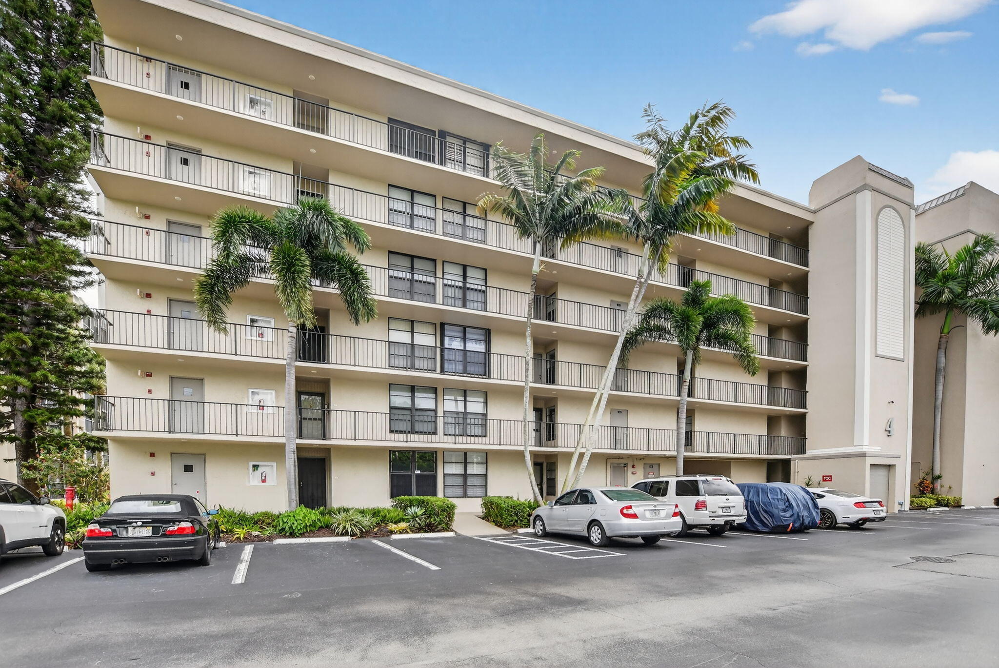 4 Royal Palm Way 601 Property Photo 1