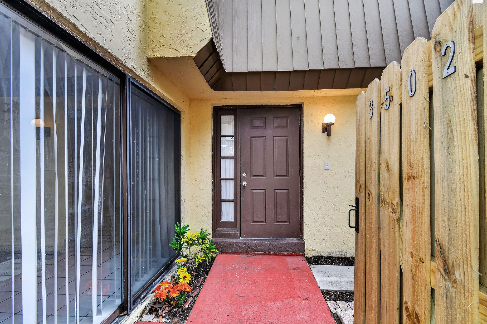 3502 Gardens E Drive B Property Photo 4