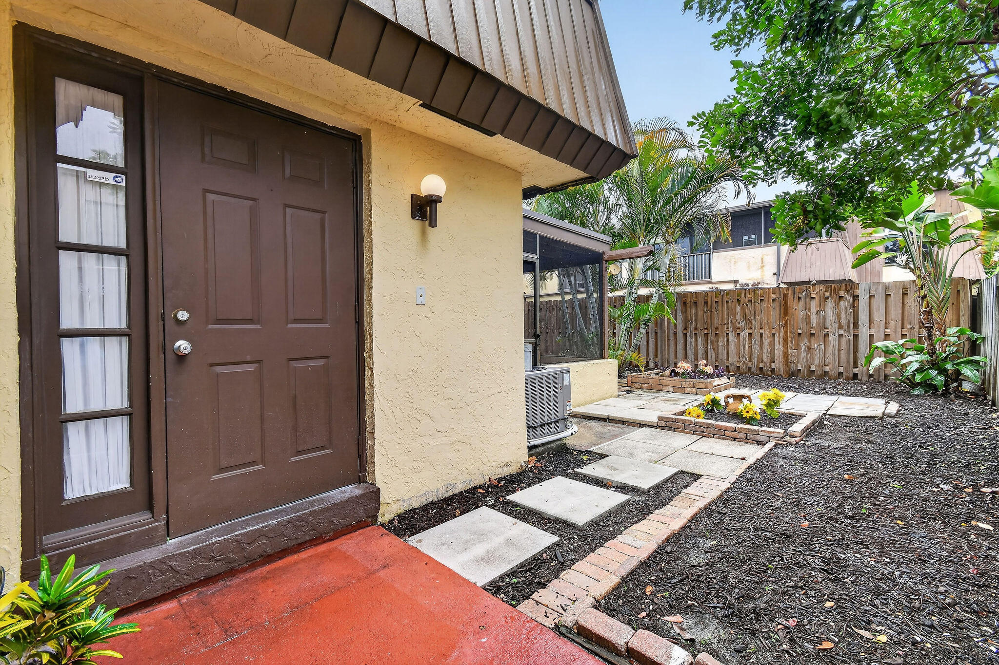 3502 Gardens E Drive B Property Photo 5