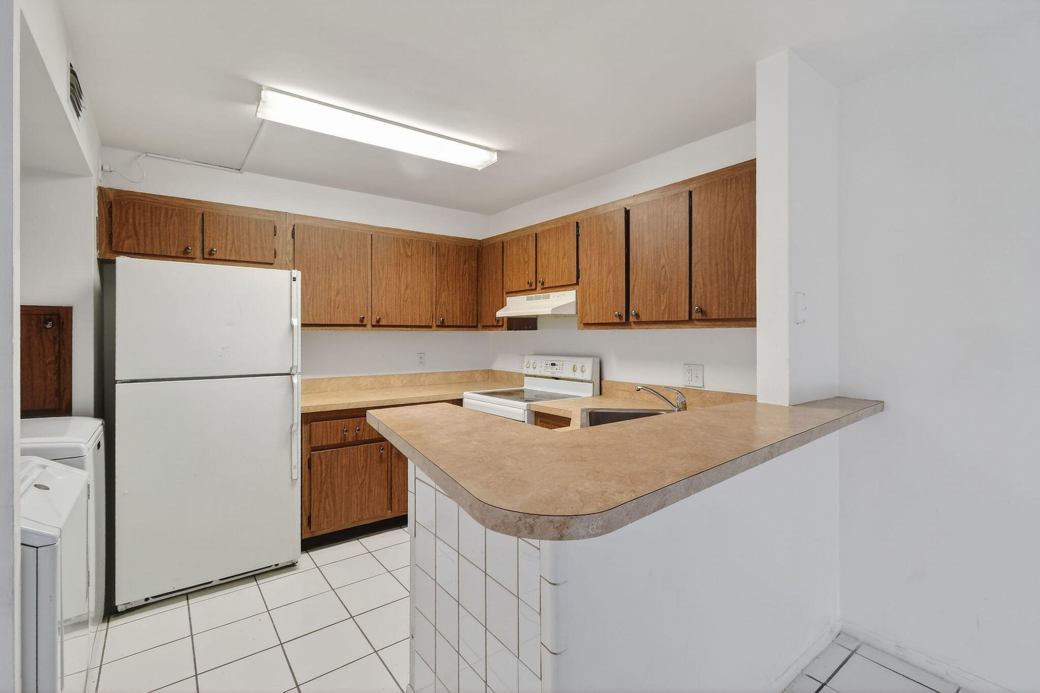 3502 Gardens E Drive B Property Photo 16